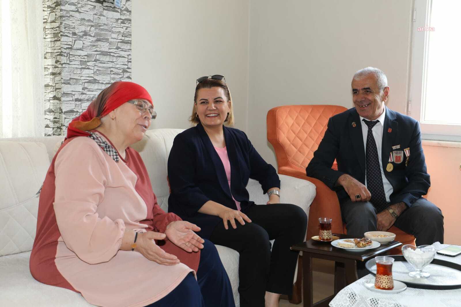 FATMA KAPLAN HÜRRİYET, KIBRIS BARIŞ HAREKATI’NIN YIL DÖNÜMÜ DOLAYISIYLA KIBRIS GAZİSİ METİN’İ ZİYARET ETTİ