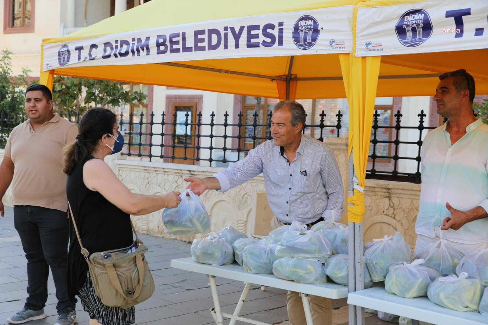 DİDİM BELEDİYESİ'NİN YETİŞTİRDİĞİ ÜRÜNLER DAĞITILDI