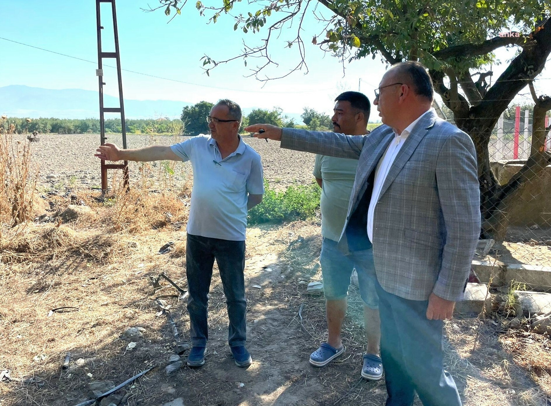 TURGUTLU BELEDİYESİ EKİPLERİ ÇALIŞMALARINA DEVAM EDİYOR
