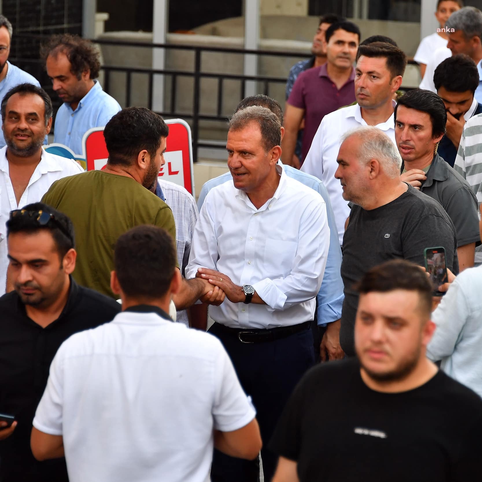MERSİN BÜYÜKŞEHİR BELEDİYESİ BAŞKANI VAHAP SEÇER, TARSUS'TA VATANDAŞLARLA BULUŞTU