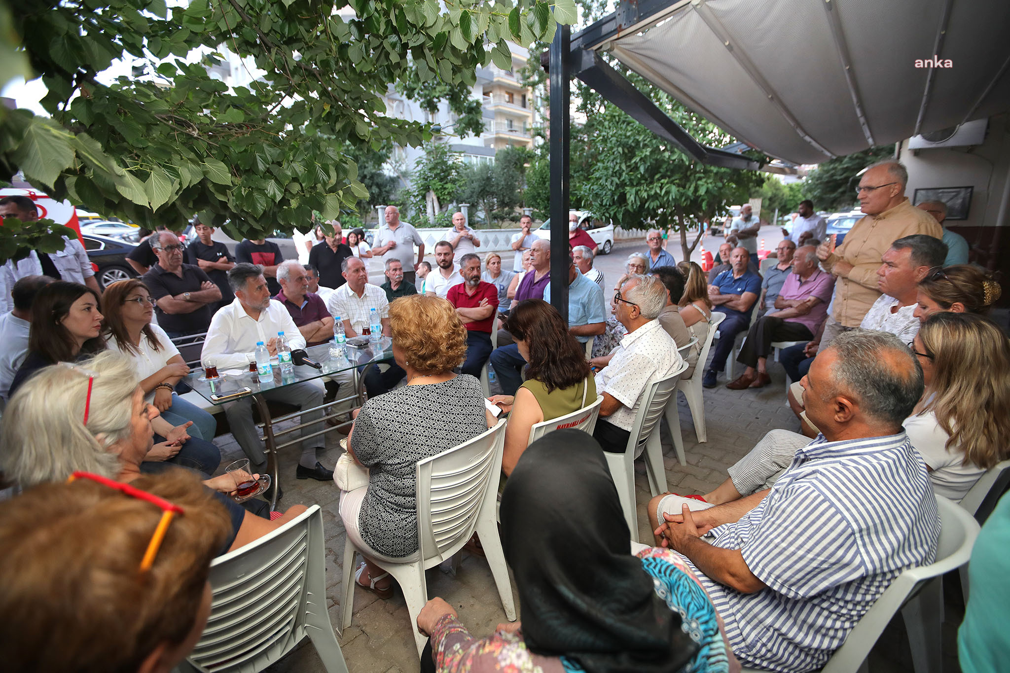 BAYRAKLI BELEDİYE BAŞKANI SERDAR SANDAL MAHALLE GEZİLERİNE BAŞLADI