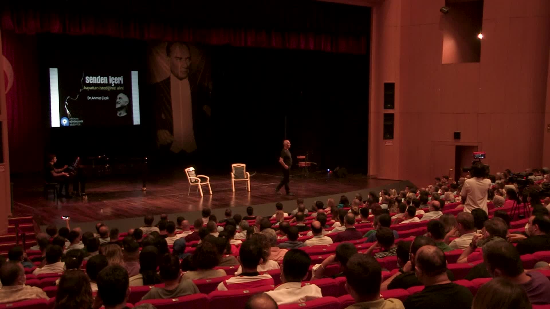 ANTALYA BÜYÜKŞEHİR PERSONELİNE 'MOTİVASYON VE İLETİŞİM TEKNİKLERİ' EĞİTİMİ