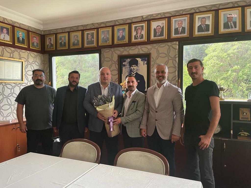 İZMİT BELEDİYESİ STK VE ESNAF MASASI KOORDİNATÖRLERİNDEN KYÖD BAŞKANI UĞUR SARAL’A HAYIRLI OLSUN ZİYARETİ