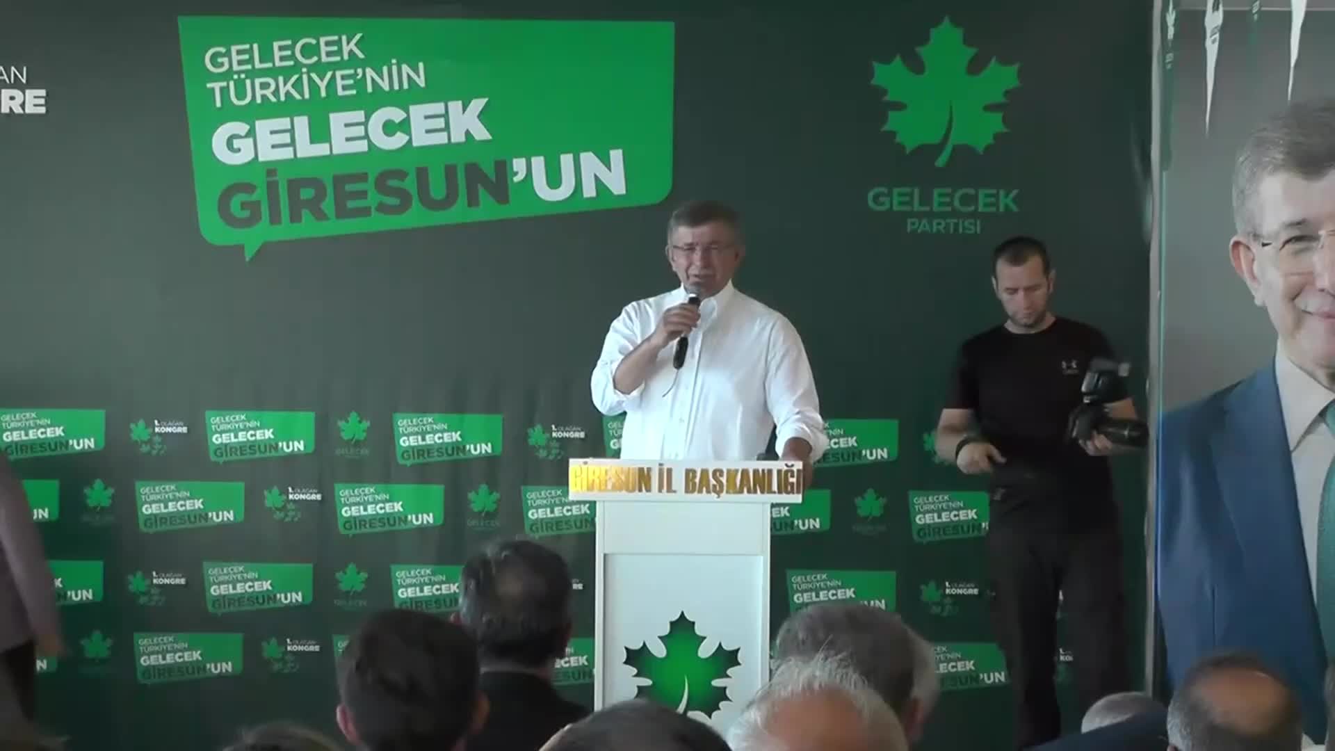 DAVUTOĞLU: MAGMAYA DOĞRU İNDİRİYORLAR TÜRK LİRASINI YERİN DİBİNE DEĞİL