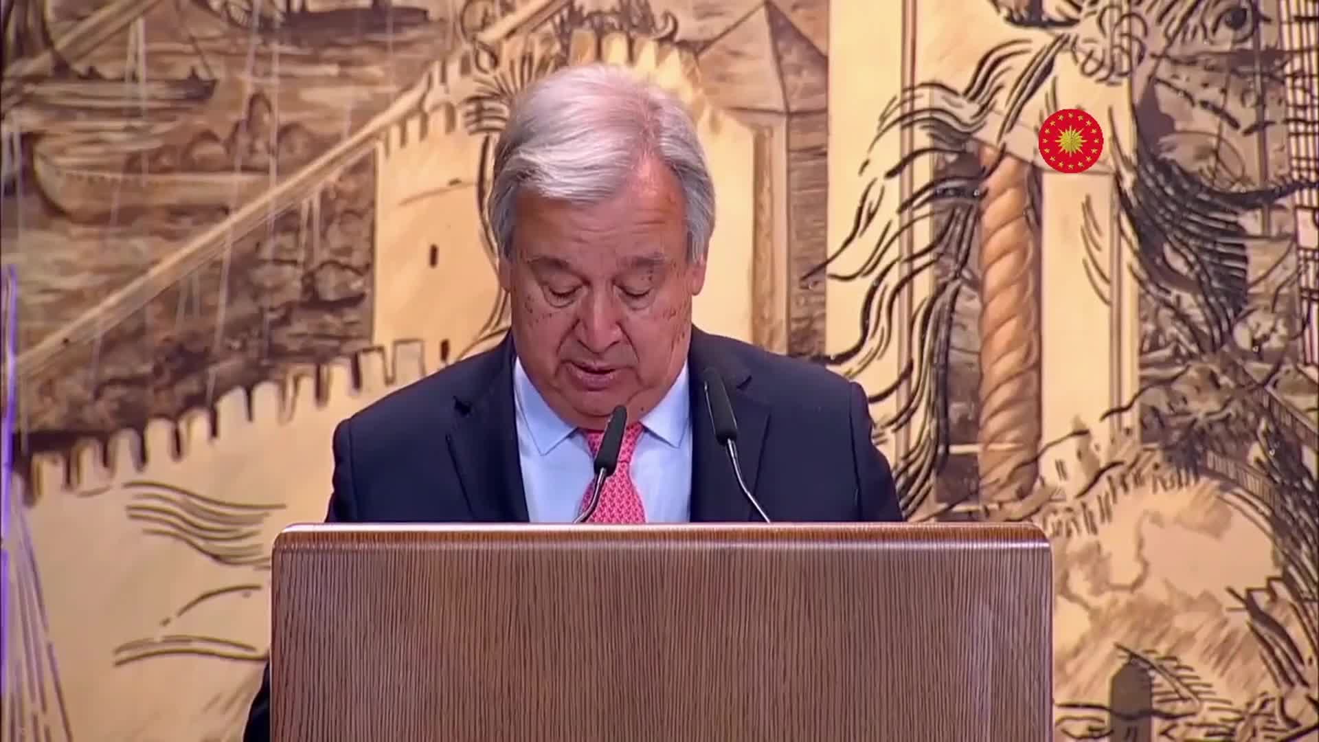 ERDOĞAN: MUTABAKATA VARILAN METİNLE TÜM DÜNYADA MİLYARLARCA İNSANI BEKLEYEN AÇLIK TEHLİKESİNİN ÖNÜNÜN ALINMASINA HEP BİRLİKTE KATKI SAĞLAYACAĞIZ
