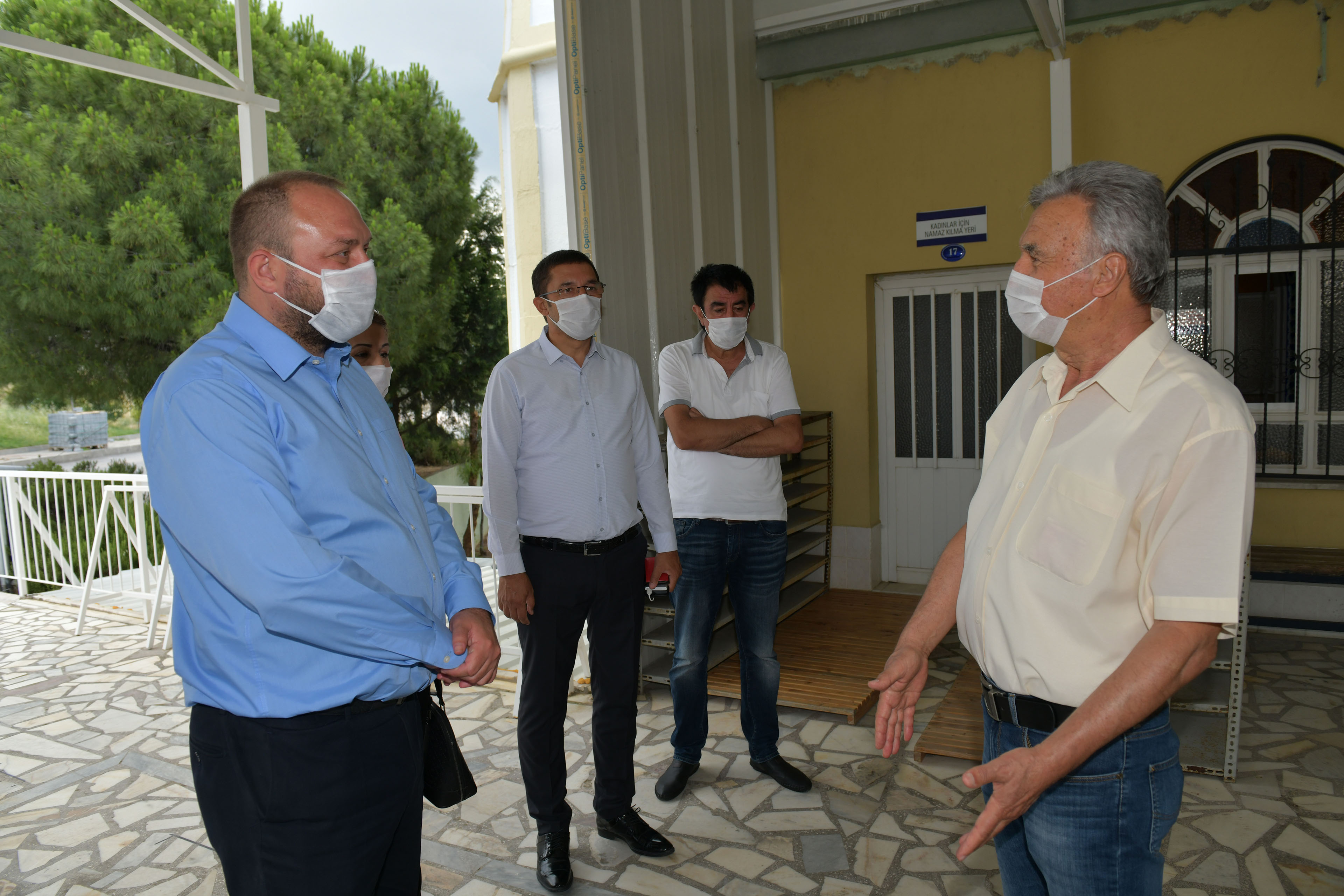 ÇİĞLİ BELEDİYE BAŞKANI GÜMRÜKÇÜ'DEN İBADETHANELERE ZİYARET