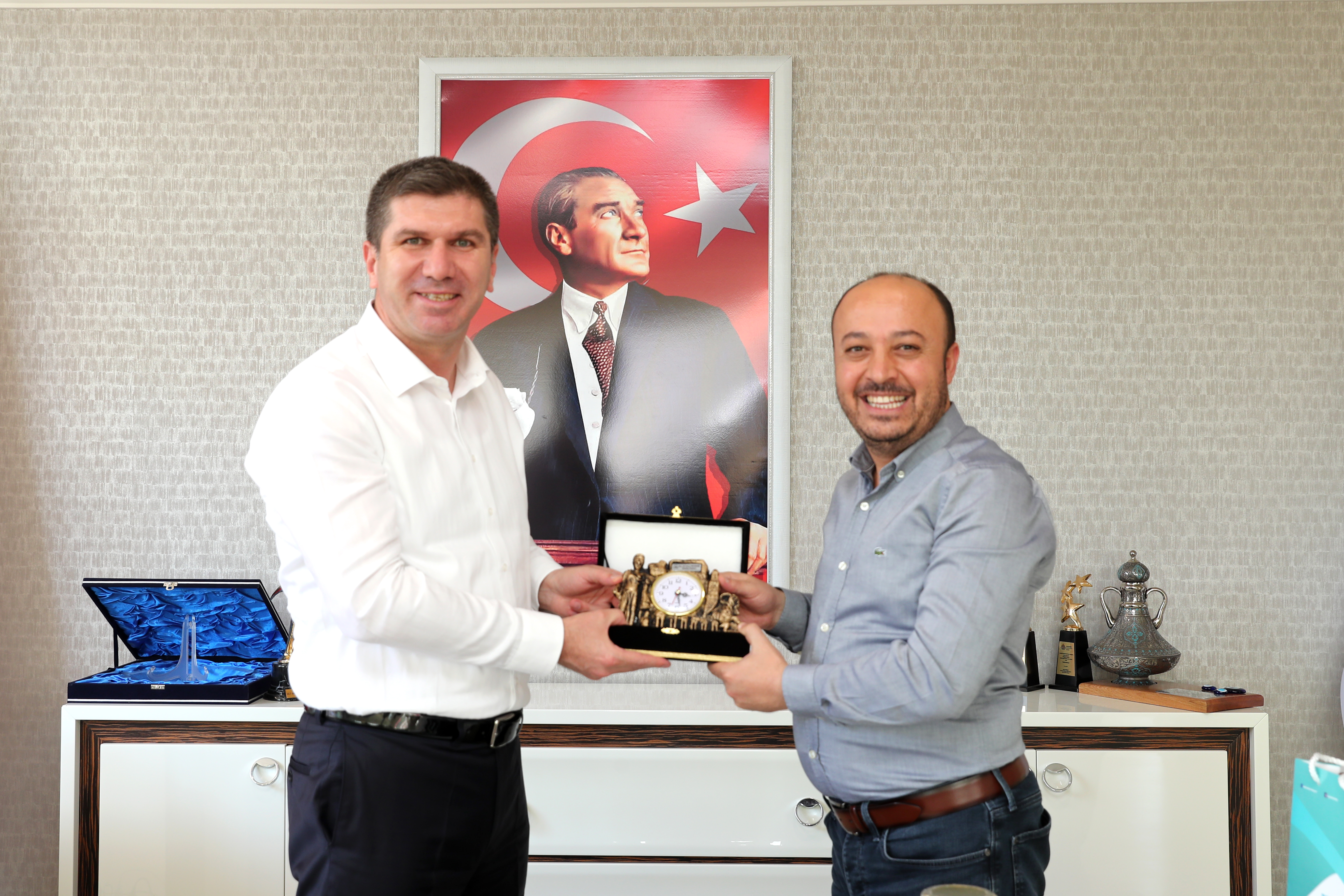 DAZKIRI BELEDİYE BAŞKANI TAYLAN'DAN BURDUR BELEDİYE BAŞKANI ERCENGİZ'E ZİYARET