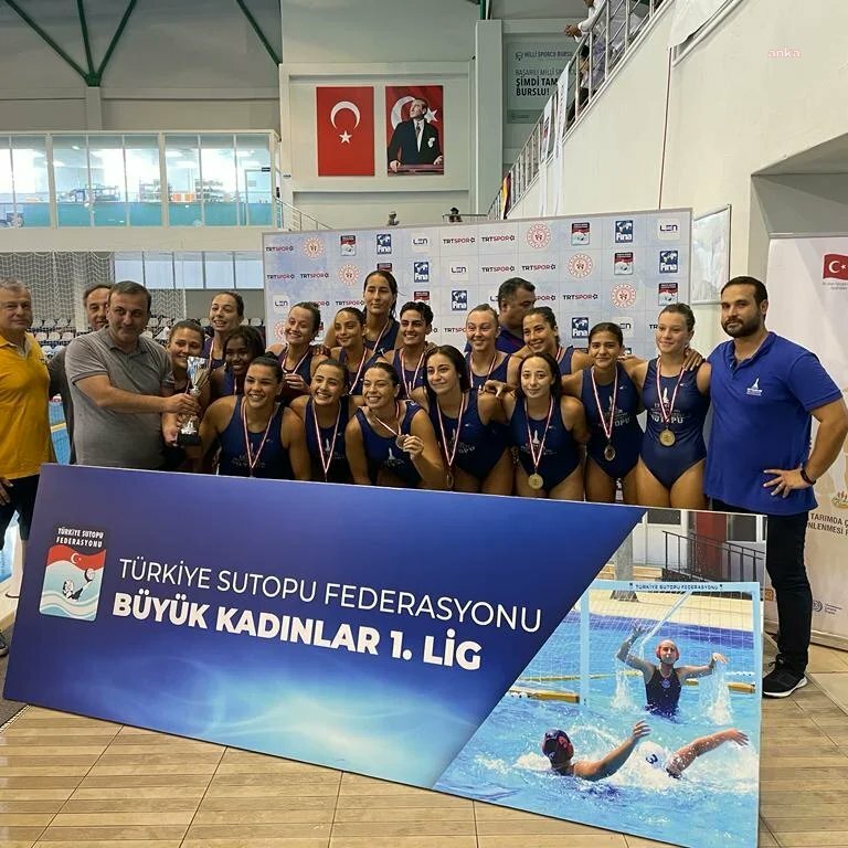 İZMİR BÜYÜKŞEHİR, SU TOPUNDA ŞAMPİYON