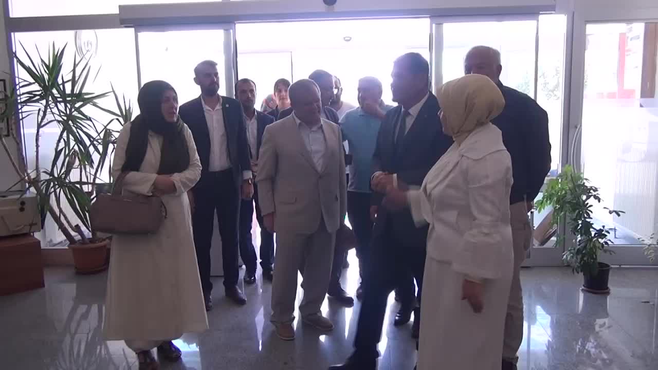GELECEK PARTİSİ'NİN ZİYARET ETTİĞİ ÇORUMLU ESNAF: "DOĞALGAZ VE ELEKTRİĞİ MÜŞTERİNİN GELDİĞİ SAATTE YAKMAYA ÇALIŞIYORUZ"