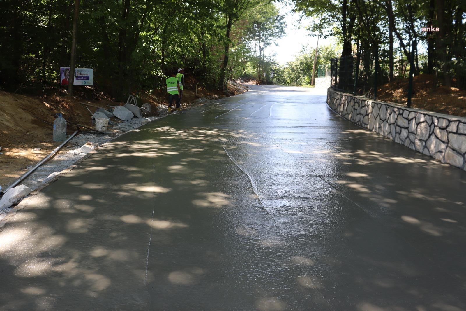 İZMİT BELEDİYESİ, AKMEŞE’DE BETON YOL ÇALIŞMALARINA DEVAM EDİYOR