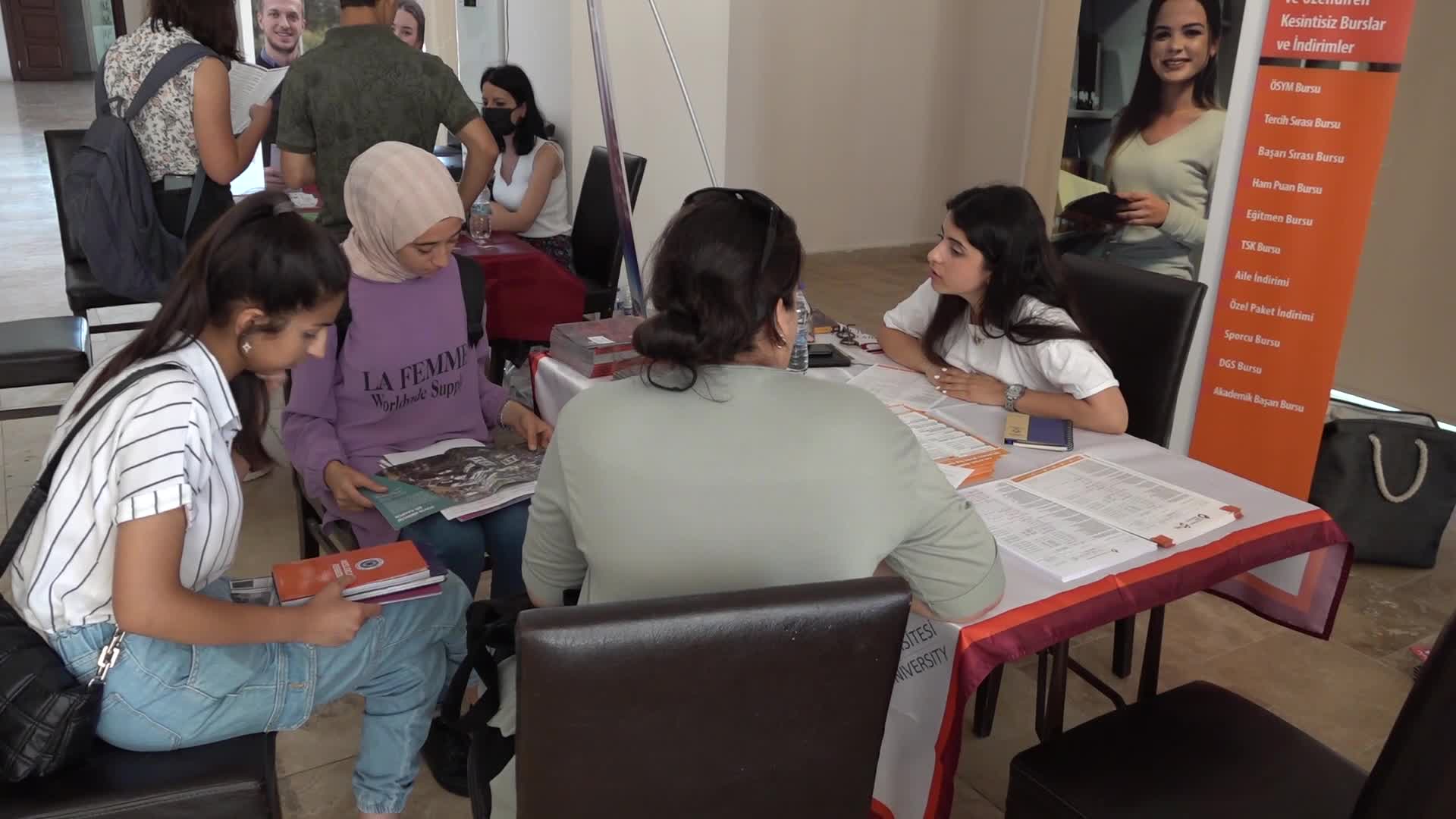 HATAY BÜYÜKŞEHİR'DEN ÜNİVERSİTE TERCİHİ YAPACAK ÖĞRENCİLERE DANIŞMANLIK HİZMETİ