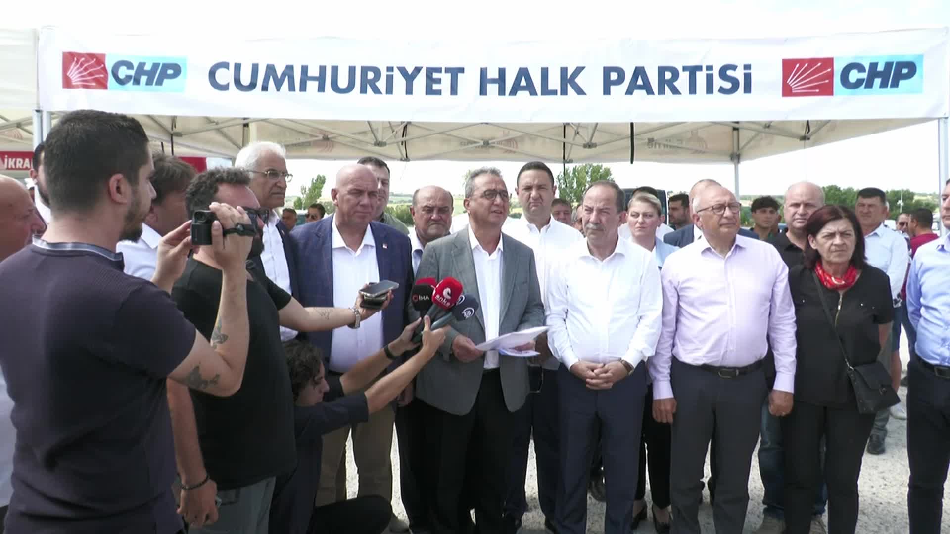 BÜLENT TEZCAN: “YURT DIŞININ 81 İLDEKİ SEÇİM ÇEVRELERİ GİBİ DÜŞÜNÜLÜP BAŞLI BAŞINA BİR SEÇİM ÇEVRESİ OLMASINI İSTİYORUZ”