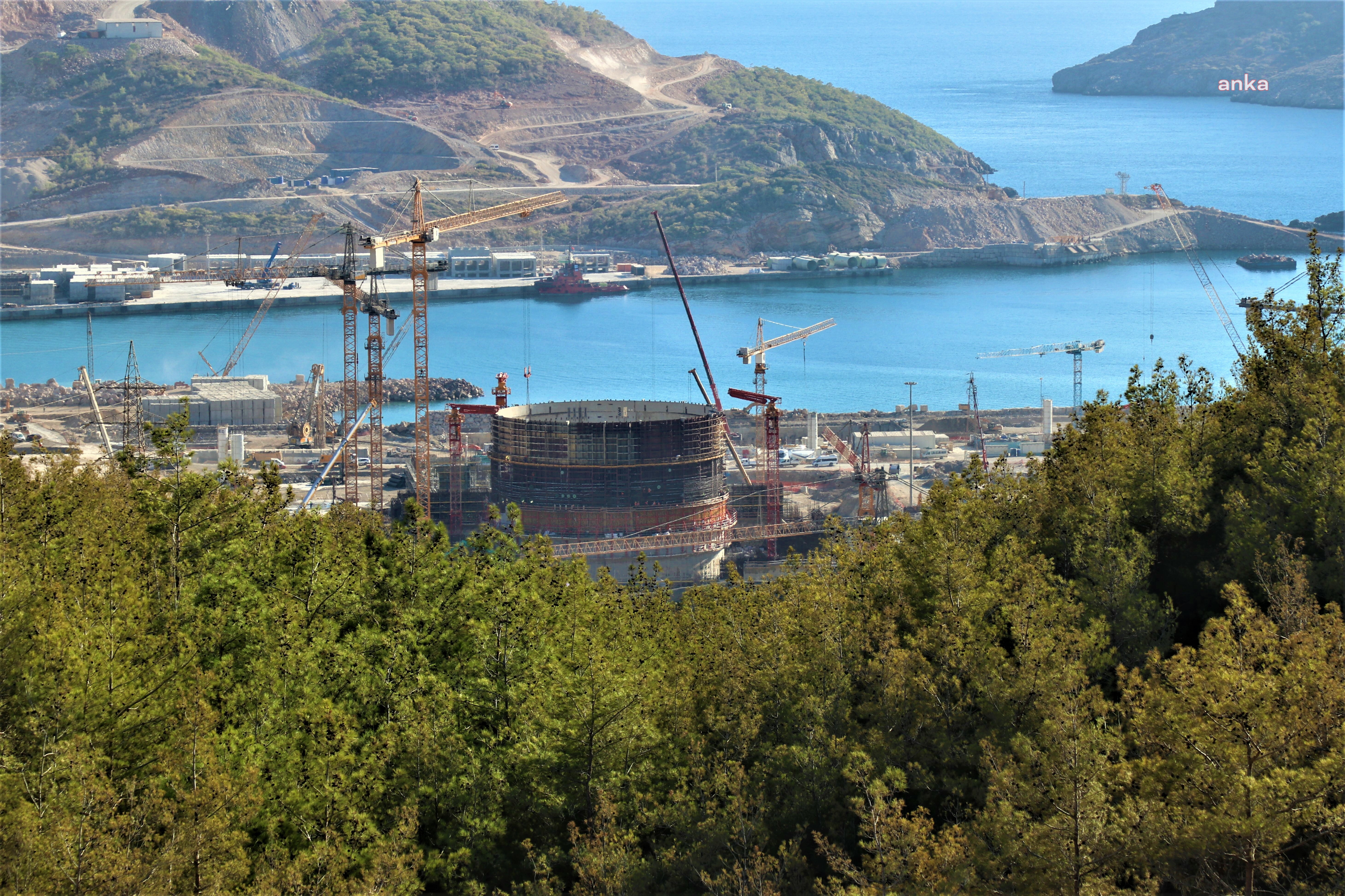 AKKUYU NÜKLEER A.Ş.: “PROJE YÖNETİMİ, ÇALIŞMALARINI TAMAMLAYAN IC İÇTAŞ İNŞAAT A.Ş. İLE SÖZLEŞMENİN FESHEDİLEREK, İNŞAAT İŞLERİNDE KATILIMCILARIN YAPILANDIRILMASININ YENİDEN DÜZENLENMESİNE KARAR VERMİŞTİR”