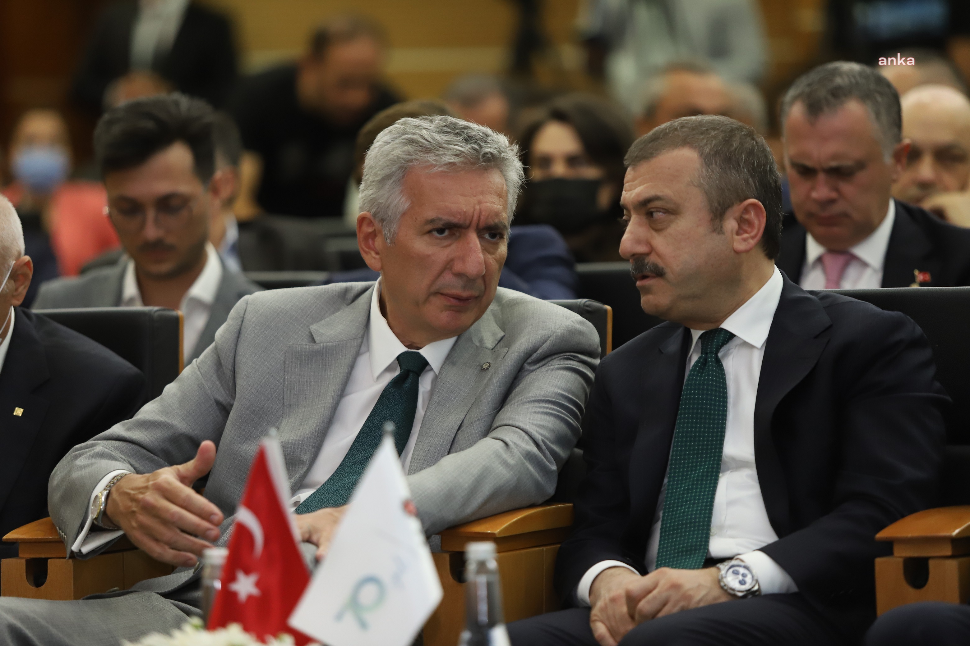 KAVCIOĞLU, NİTELİKLİ FİNANSMANA ULAŞAMAMAKTAN YAKINAN SANAYİCİYİ KREDİ ÇEKİP DÖVİZ ALMAK VE STOKÇULUKLA SUÇLADI: "HEPSİNİN LİSTESİ ELİMDE"