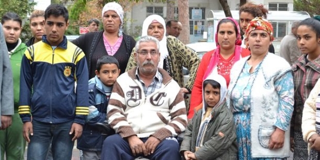 CHP: ROMAN AİLELERİN YÜZDE 30’U AÇ UYUYOR