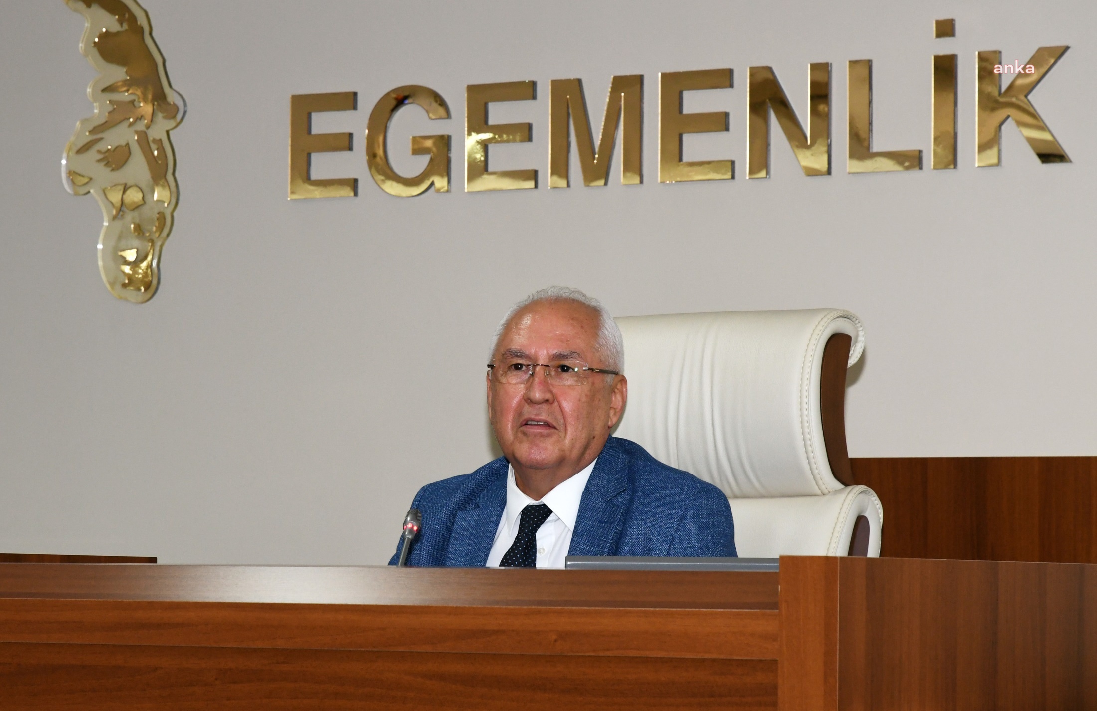 KARABAĞLAR BELEDİYE BAŞKANI MUHİTTİN SELVİTOPU: "PROJELERİMİZ HIZLA İLERLİYOR"