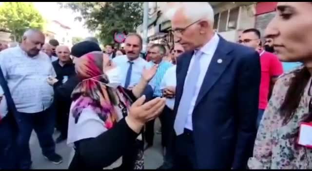 ERZURUMLU VATANDAŞ: “3 BİN 500 LİRA EMEKLİ MAAŞIYLA 8 TANE NÜFUSA BAKIYORUM. NASIL DURUMUM İYİ OLABİLİR?”
