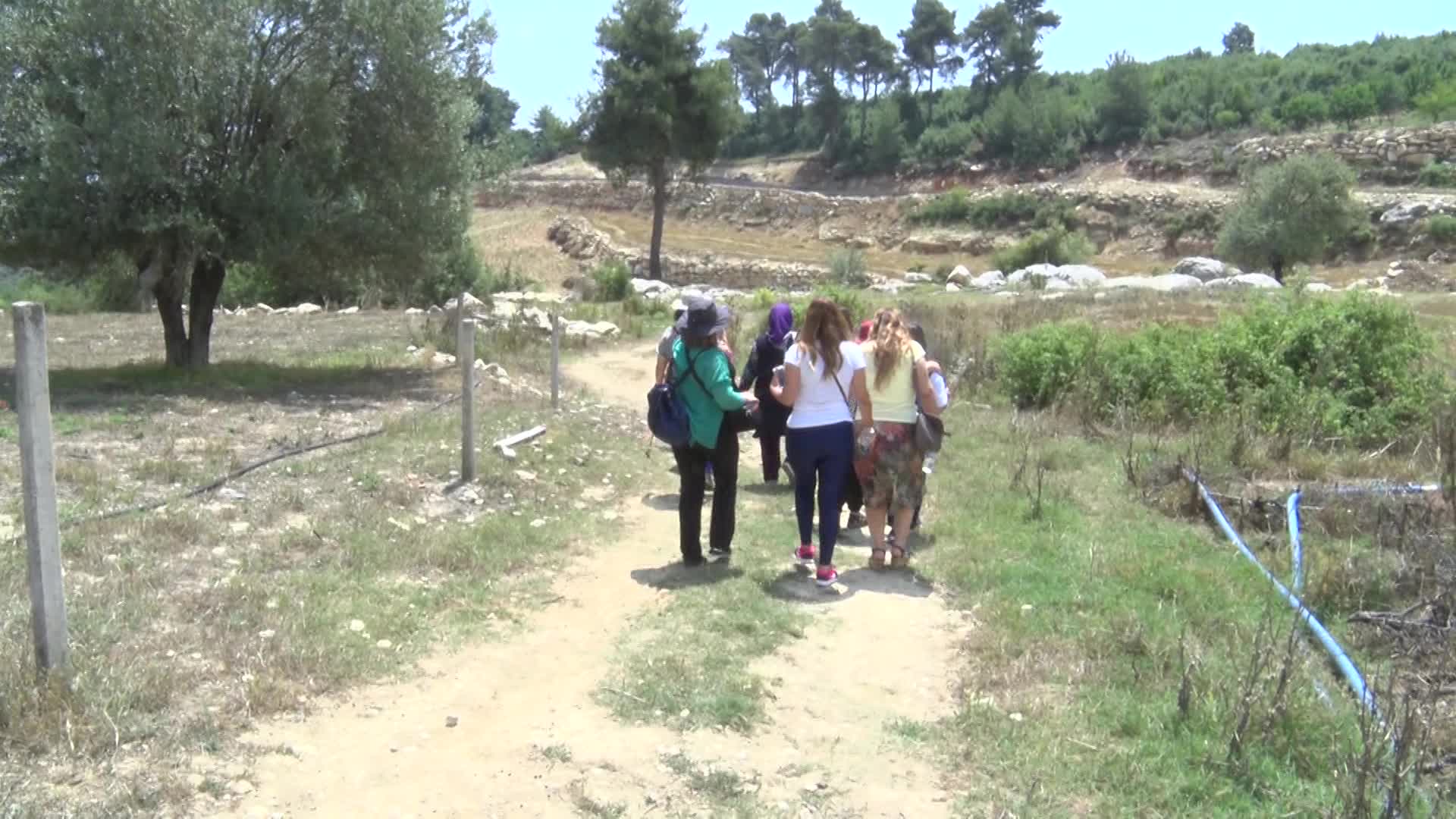 MERSİN BÜYÜKŞEHİR BELEDİYESİ, STK’LARIN KADIN TEMSİLCİLERİNİ LAVANTA TARLASINDA BULUŞTURDU