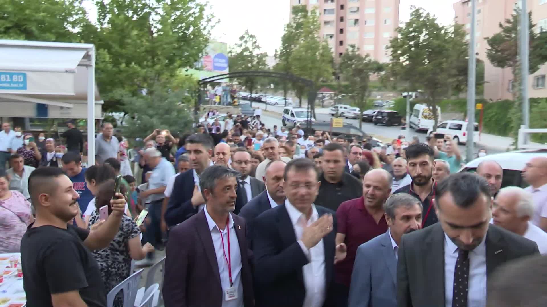 EKREM İMAMOĞLU, ALEVİ YURTTAŞ İLE BİR ARAYA GELDİ: “CEMEVLERİ, ALEVİ VATANDAŞLARIMIZIN İBADETHANELERİDİR. NOKTA”