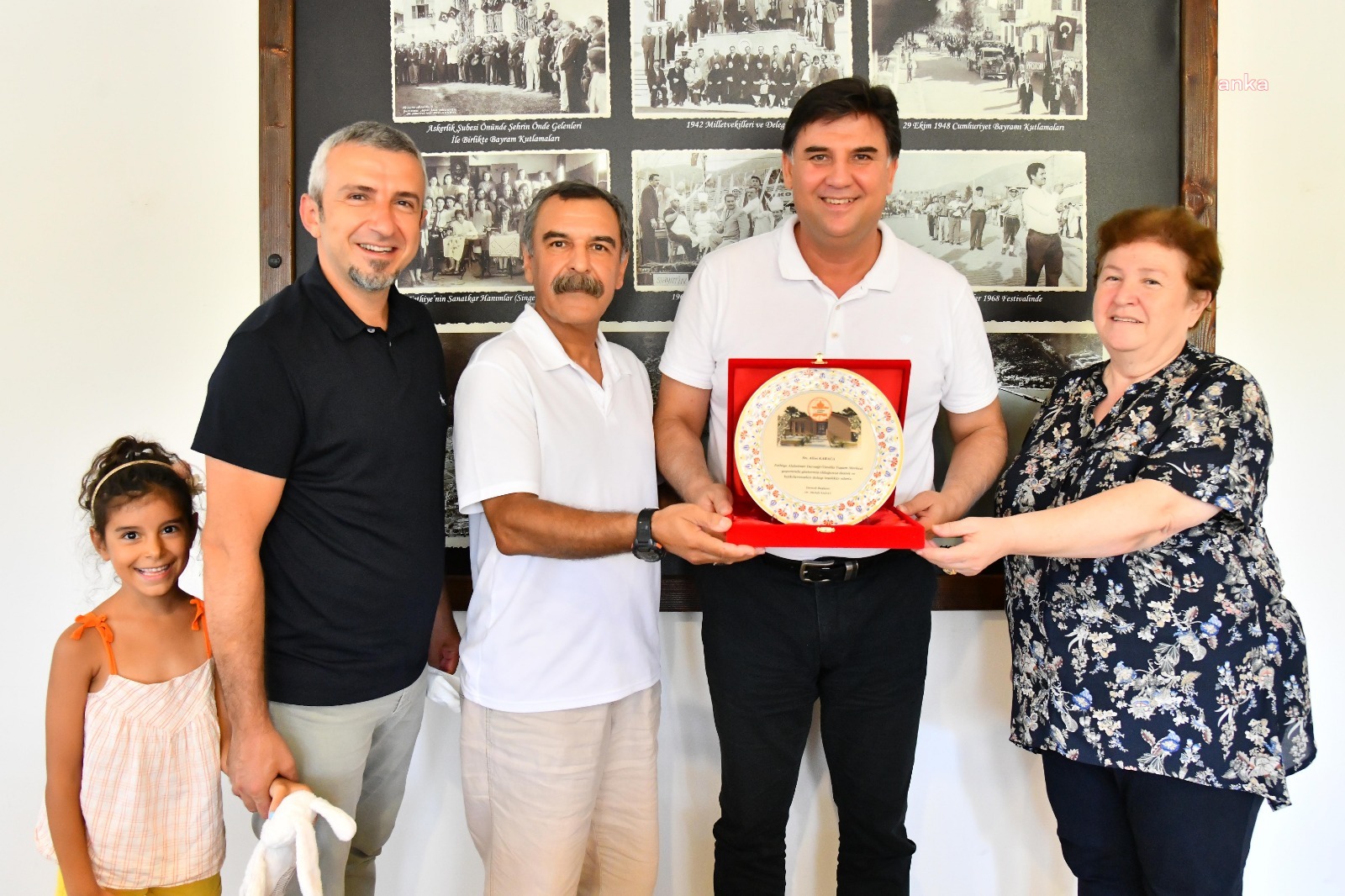 FETHİYE ALZHEİMER DERNEĞİ’NDEN FETHİYE BELEDİYE’SİNE TEŞEKKÜR PLAKETİ