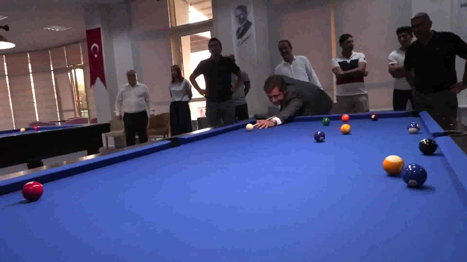 ÇİĞLİ'DE CUMHURİYET VE DEMOKRASİ PARKI YÜZME HAVUZU SPOR KOMPLEKSİ AÇILDI