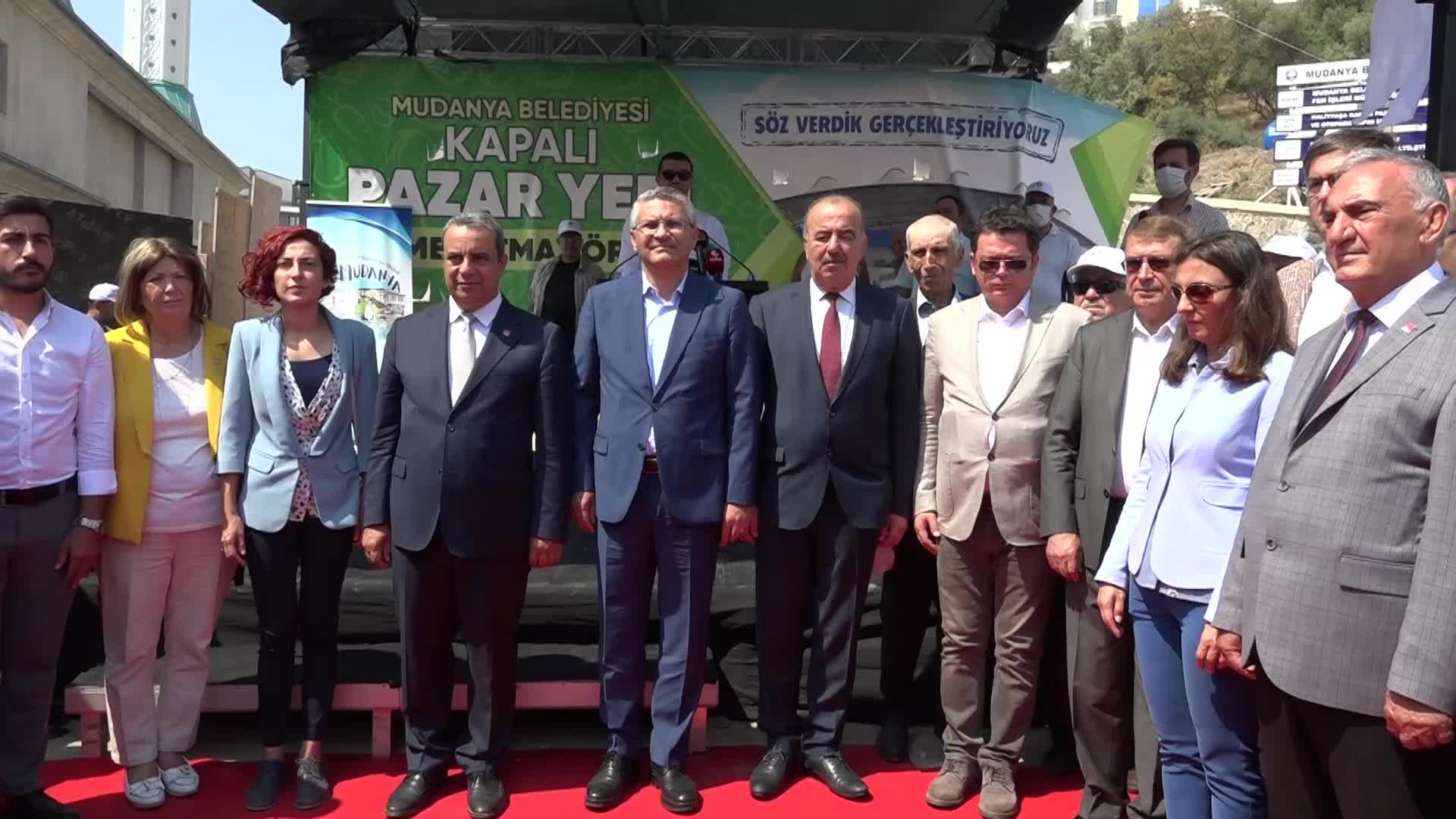 OĞUZ KAAN SALICI, MUDANYA’DA: “SAYIN NEBATİ; YÜZDE 80 ENFLASYONLA YANINDA 300 KORUMA İLE SOKAKTA GEZEBİLİYOR. KORUMASIZ GELSİN, ÜRETİCİLERLE SOHBET ETSİN”