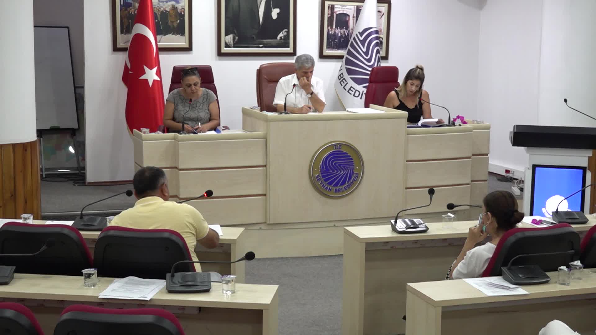 SEYHAN BELEDİYESİ İHTİYAÇ SAHİBİ ÜNİVERSİTE ÖĞRENCİLERİNE EĞİTİM YARDIMININ MİKTARINI ARTIRDI