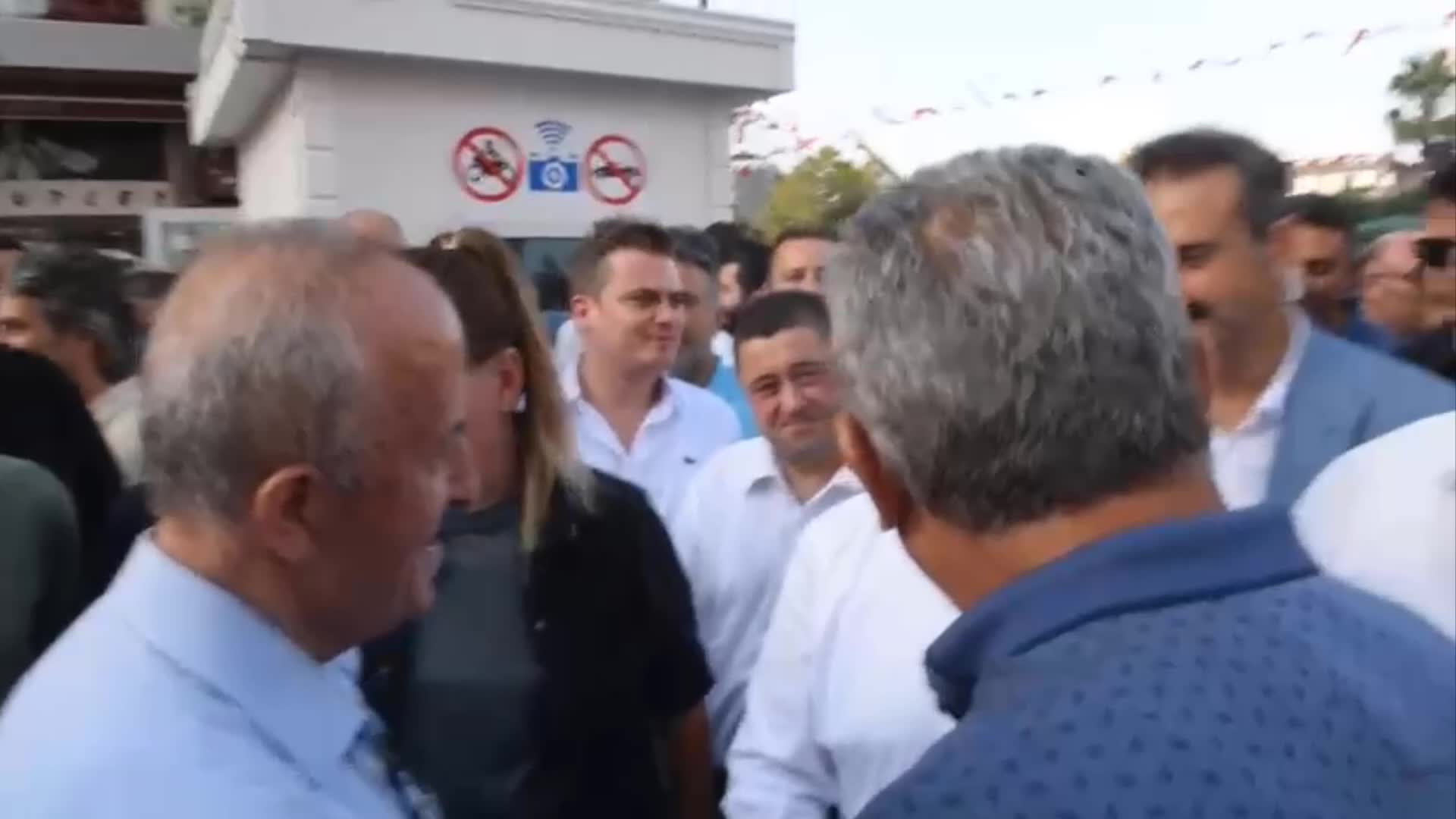 DAVUTOĞLU’NUN İSTANBUL’DA DİNLEDİĞİ ATAMASI YAPILMAYAN ÖĞRETMEN: “2009’DAN BERİ SINAVA GİRİYORUM. 40 YAŞINI GEÇTİ, YAŞIM. NE ZAMAN OLACAĞIM DEVLET MEMURU?”