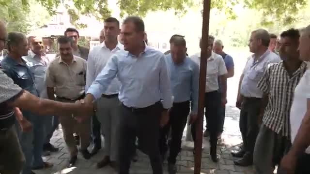 BAŞKAN SEÇER, GÜLNAR'DA KÜÇÜKBAŞ HAYVAN DAĞITIMI VE ATALIK NOHUT HASADINA KATILDI