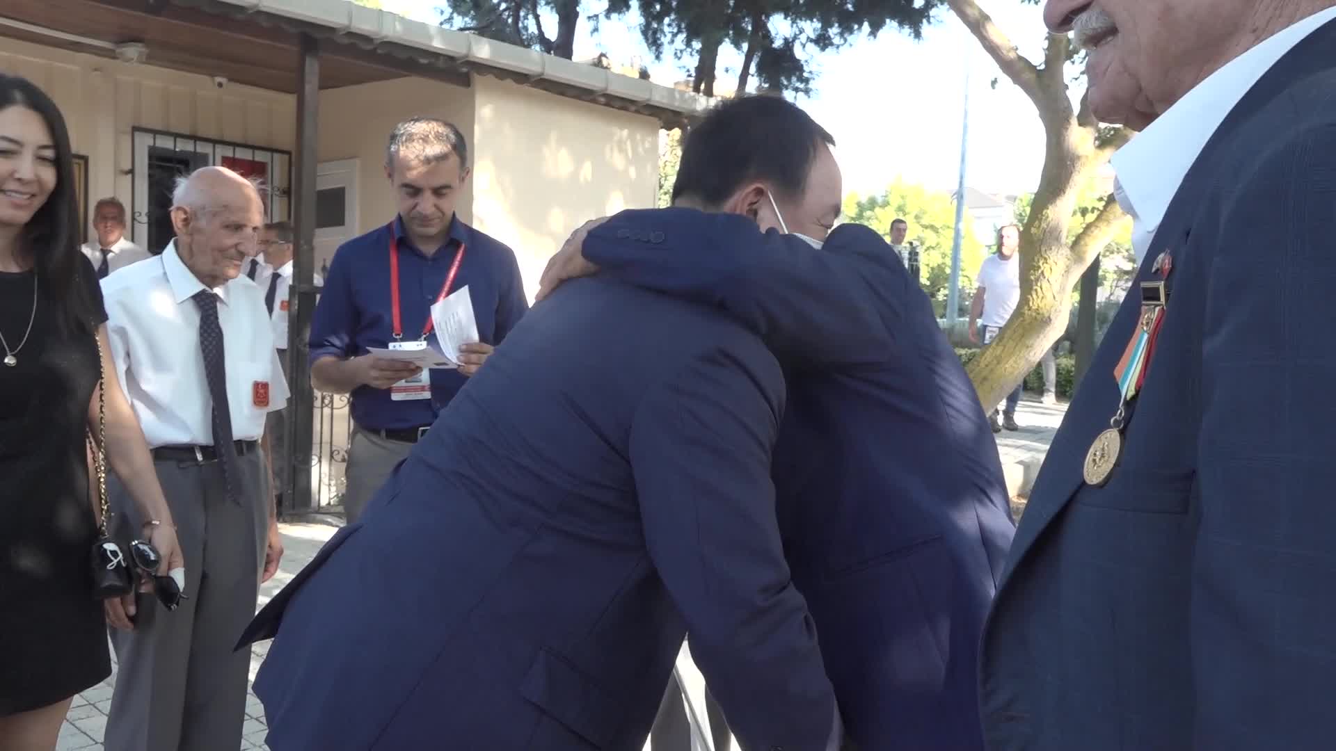 GÜNEY KORELİ HEYETTEN BÜYÜKÇEKMECE'DEKİ KORE GAZİLERİNE VEFA ZİYARETİ