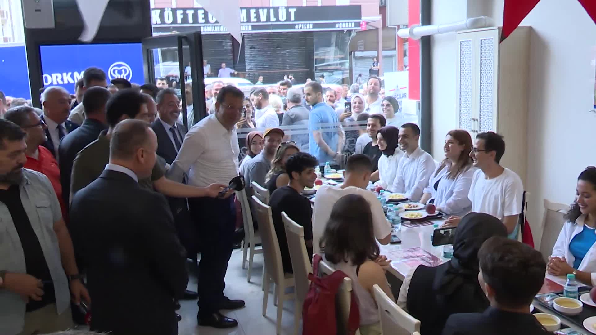 EKREM İMAMOĞLU: EKONOMİ İYİ YÖNETİLMİYOR. 'BU HÜKÜMETİN SORUNU' DİYEREK KENARA ÇEKİLENLERDEN OLAMAYIZ