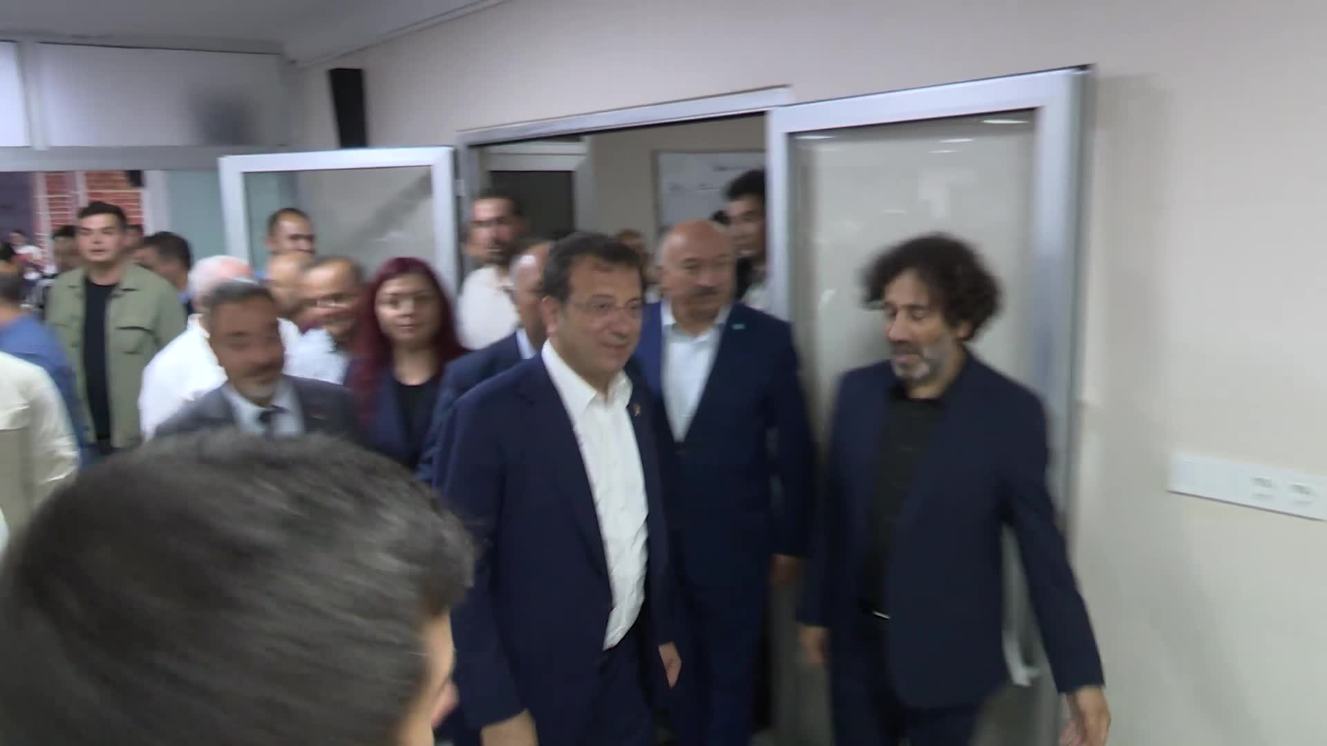 İMAMOĞLU, BAĞCILAR CEMEVİ’NDE: “MIŞ’ GİBİ YAPARAK DEĞİL, EŞİT HİZMET ANLAYIŞIYLA ALEVİ VATANDALARIMIZIN YANINDA OLMAYA DEVAM EDECEĞİZ”