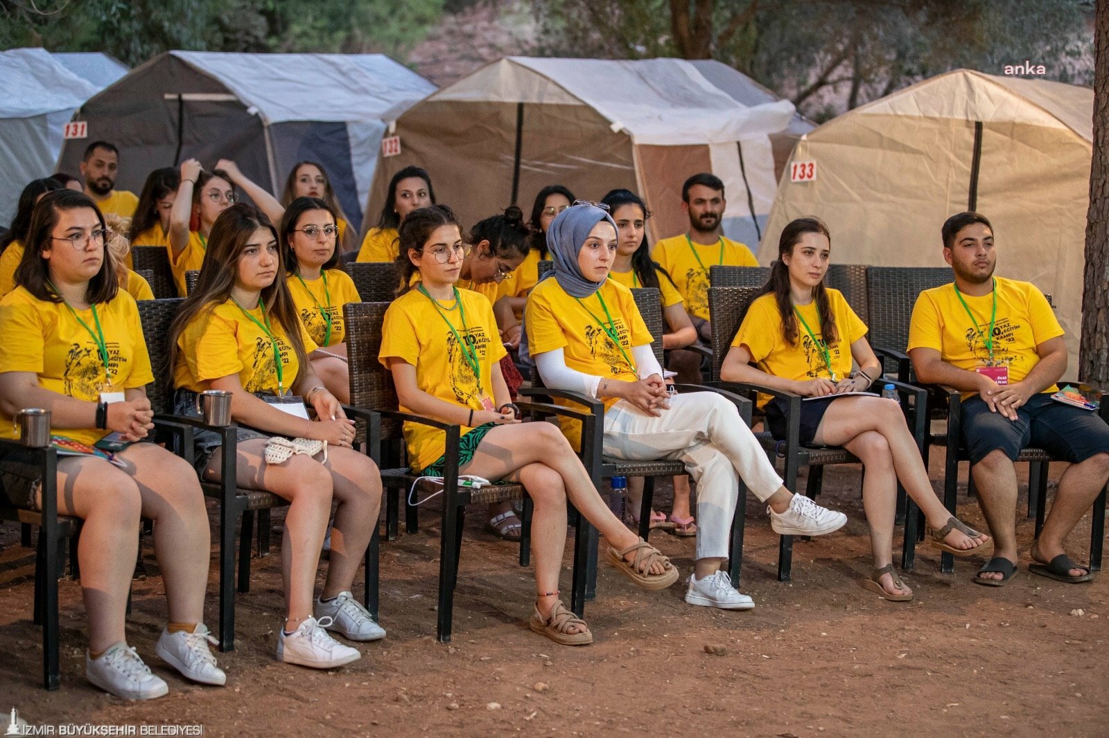 TUNÇ SOYER, GELECEĞİN ŞEHİR VE BÖLGE PLANCILARI İLE YAZ KAMPINDA BULUŞTU: "MEMLEKETTE ŞİKAYET ETTİĞİMİZ NE VARSA BUNLARI DEĞİŞTİRME GÜCÜNÜN SİZDE OLDUĞUNU BİLİYORUM"