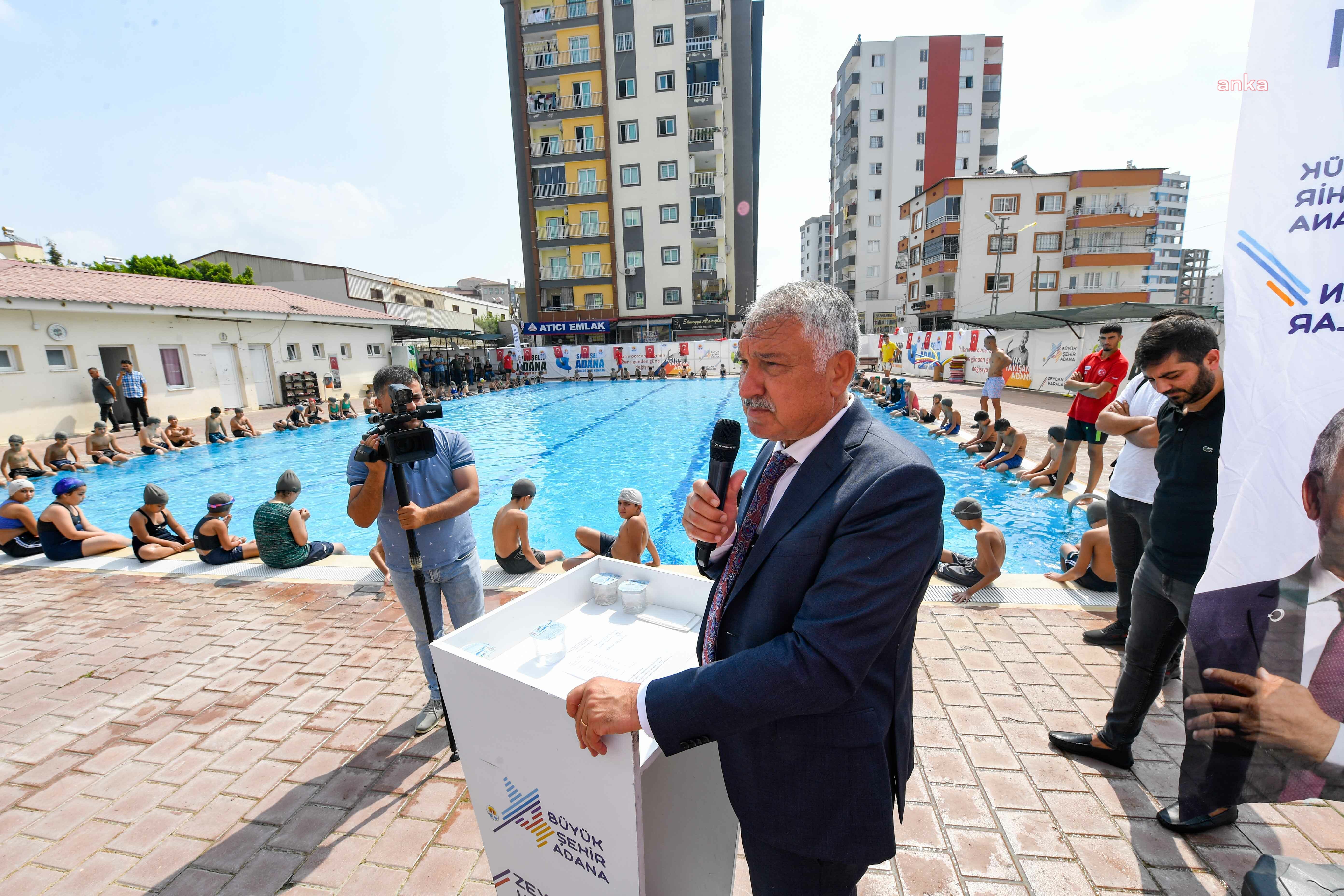 ZEYDAN KARALAR, YÜZME ÖĞRENEN ÇOCUKLAR VE VELİLERİYLE BİR ARAYA GELDİ