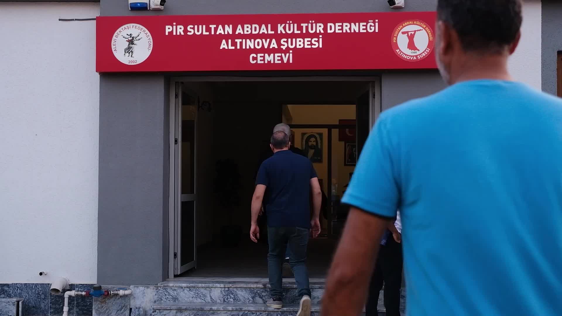 BAŞKAN BÖCEK ALTINOVA CEMEVİ'NDE CANLARLA BİR ARAYA GELDİ