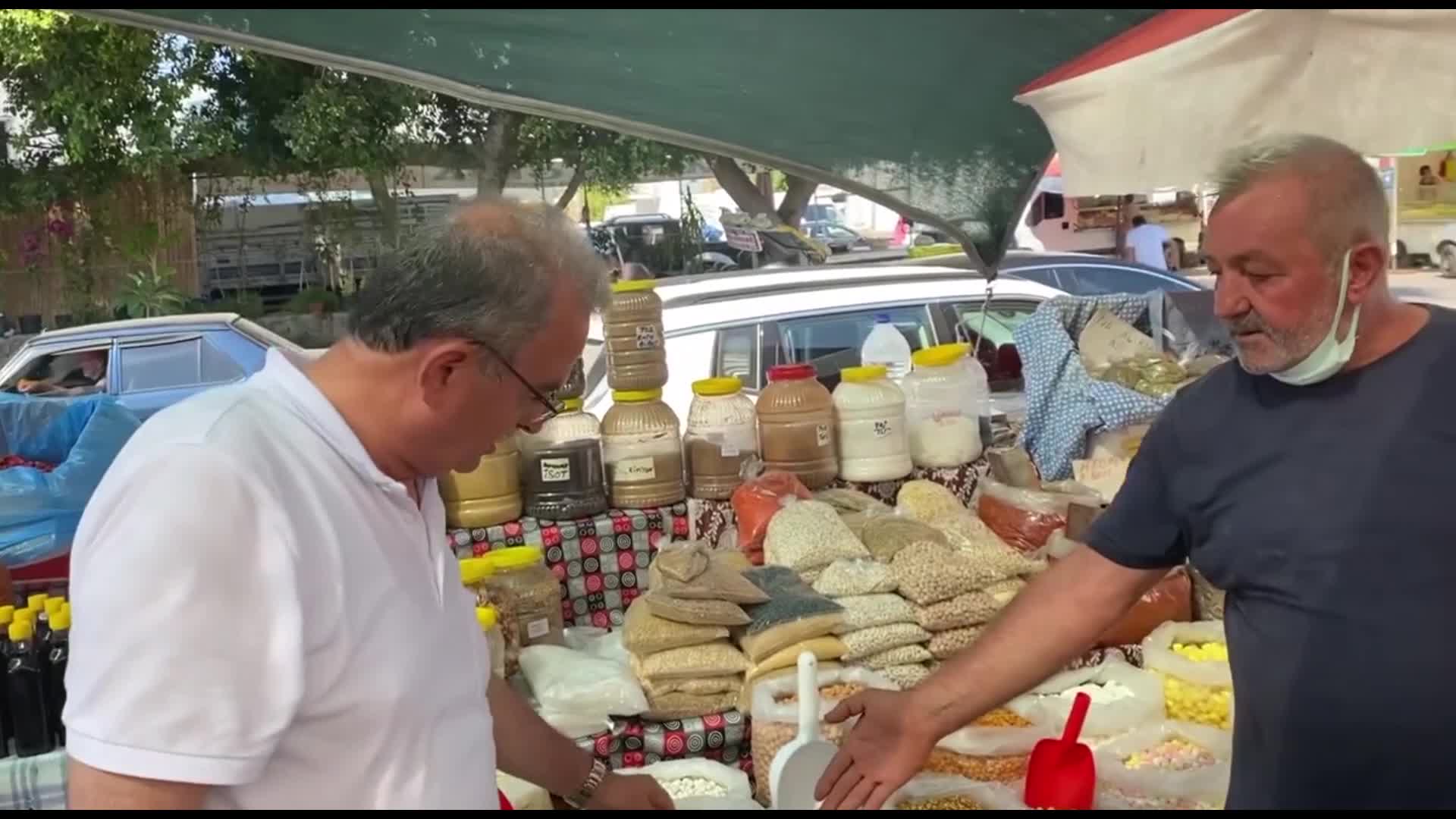 MUĞLALI PAZARCI: “PAHALILIĞIN SEBEBİ NE? ÜRETİM. ÜRETİMİN ZORLAŞMASININ SEBEBİ NE? GİRDİ MALİYETLERİNİN YÜKSEK OLMASI”