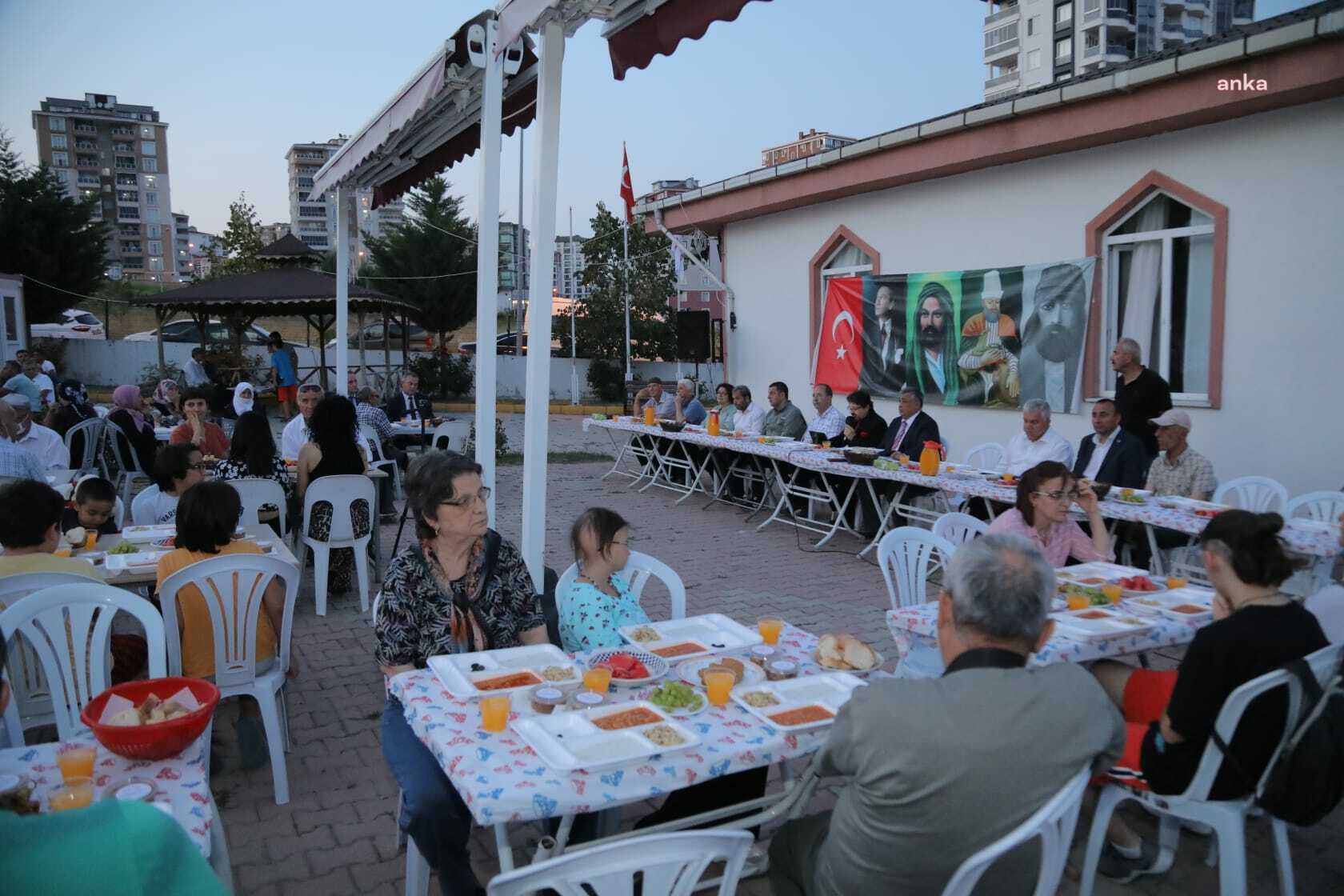 EDİRNE BELEDİYE BAŞKANI GÜRKAN, YAS-I MATEM YEMEĞİNE KATILDI