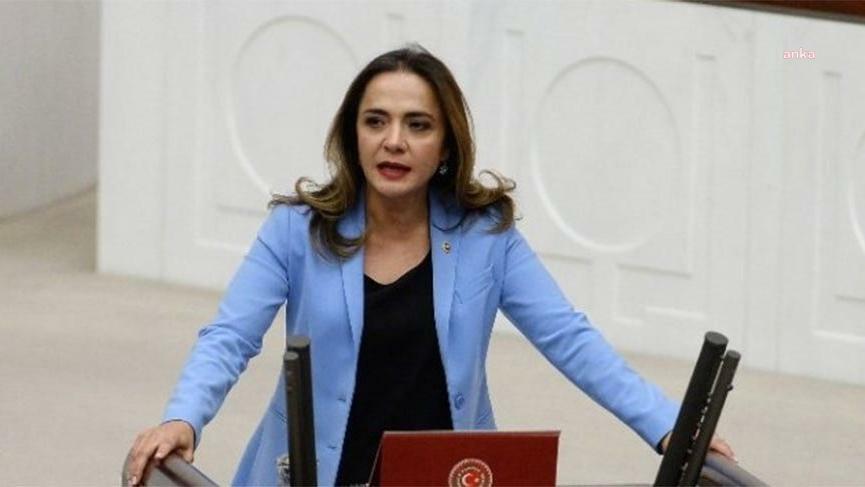 GAMZE AKKUŞ İLGEZDİ’DEN ‘YENİ TÜRKİYE GERÇEĞİ: OKUMUŞ İŞSİZLER’ RAPORU: “GAZETECİLER YOL-YEMEK ÜCRETİ OLMADAN ASGARİ ÜCRETLE ÇALIŞIYOR”