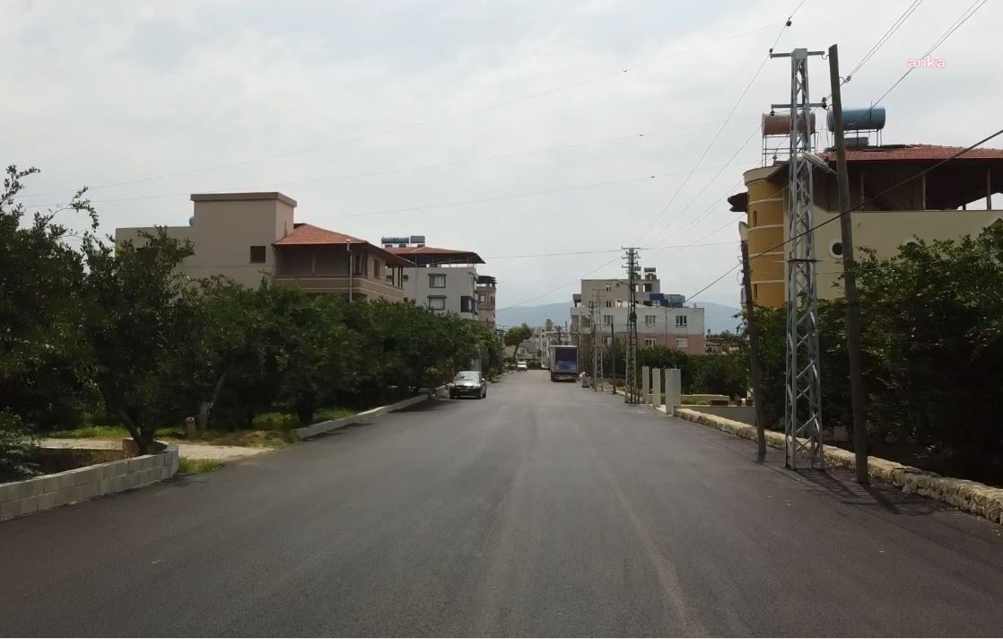 SAMANDAĞ BELEDİYESİ YOL ÇALIŞMALARINA DEVAM EDİYOR