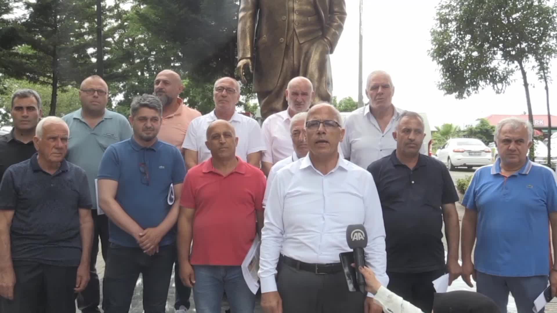 HOPA VE KEMALPAŞA SİVİL TOPLUM ÖRGÜTLERİNDEN SINIR KAPISINDAKİ TRAFİK KAZALARINA TEPKİ: “EN ÖNEMLİ HUSUS, KAYALIKLARIN ÇELİK HASIRLA KAPATILMASI GEREKTİĞİ”