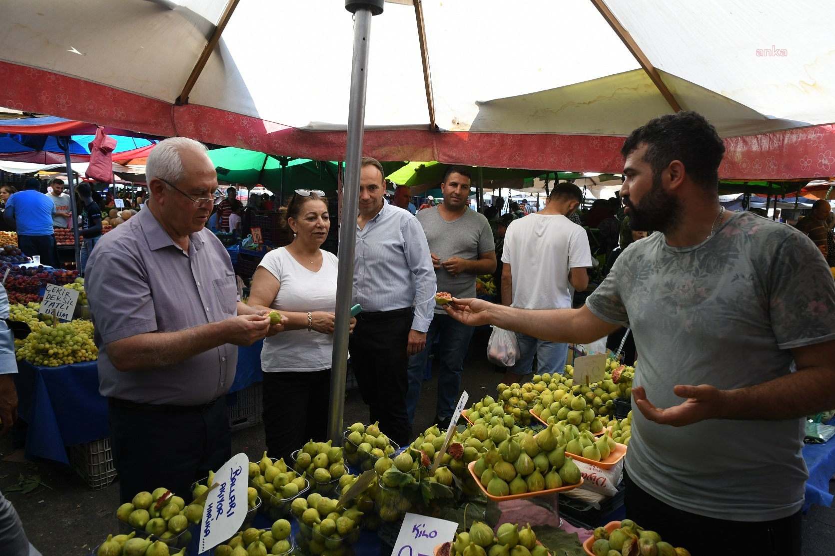 KARABAĞLAR BELEDİYE BAŞKANI SELVİTOPU, DEVRİM MAHALLESİ'NDEKİ ÇALIŞMALARI YERİNDE İNCELEDİ