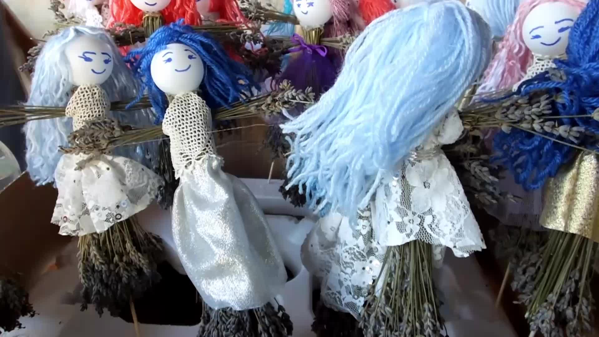 BURHANİYE’DE ENGELLİ VATANDAŞLAR FESTİVAL İÇİN LAVANTA BEBEK ÜRETİYOR