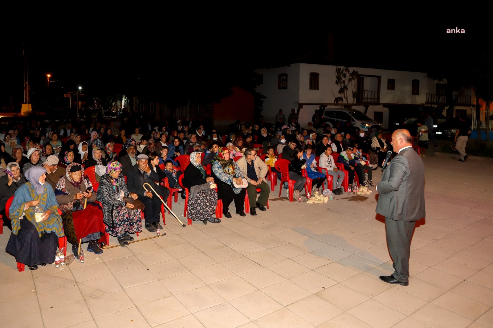 ESKİŞEHİR BÜYÜKŞEHİR’İN SİNEMA GECELERİ HAN İLÇESİNDE DEVAM ETTİ