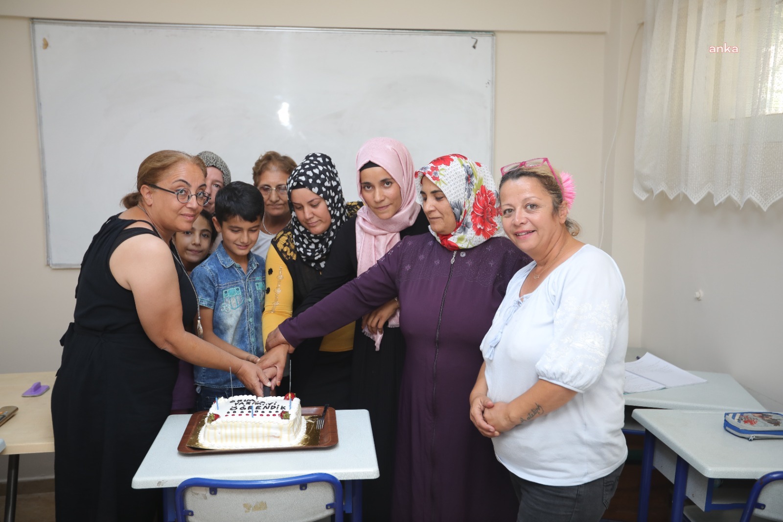 BAYRAKLI BELEDİYESİ’NİN KURSLARINDA 108 KADIN OKUMA YAZMA ÖĞRENDİ