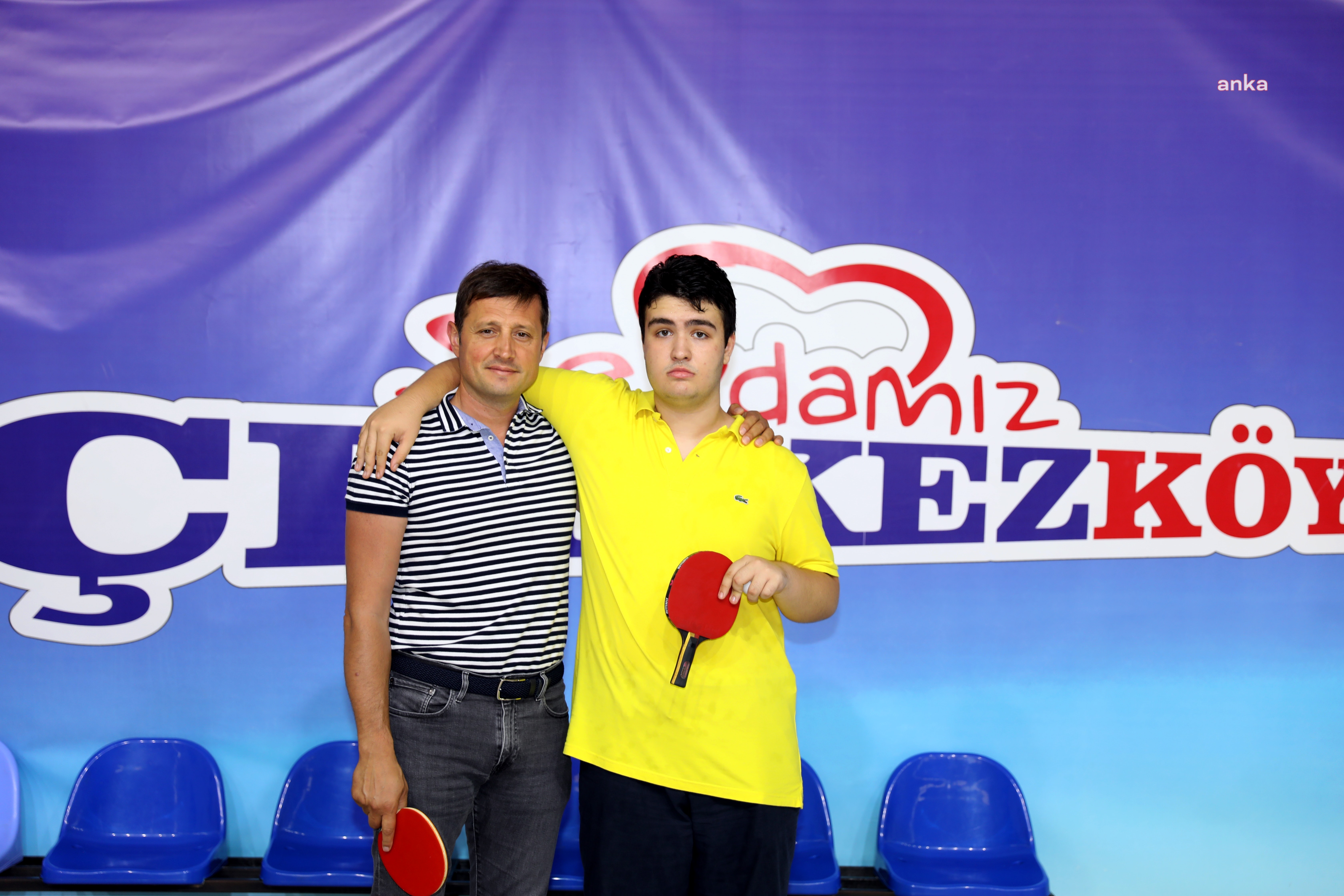 ÇERKEZKÖY BELEDİYE BAŞKANI AKAY İLE CANER ERGİN MASA TENİSİ MAÇI YAPTI