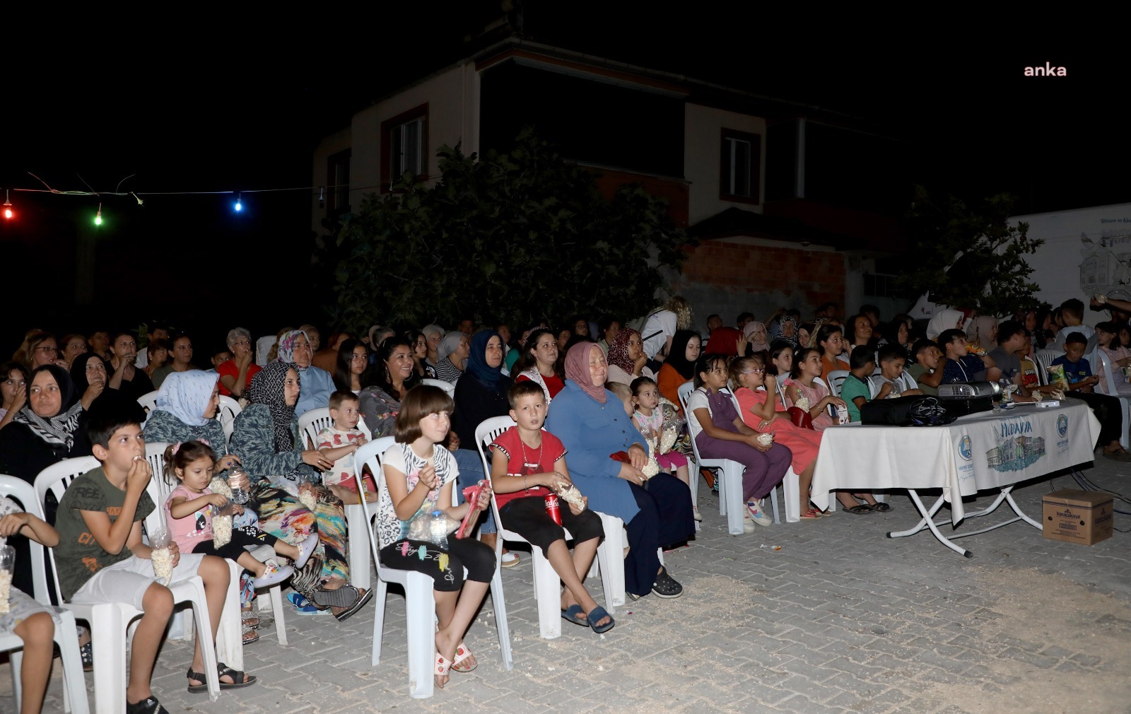 AÇIK HAVADA SİNEMA GÜNLERİ BAŞLADI
