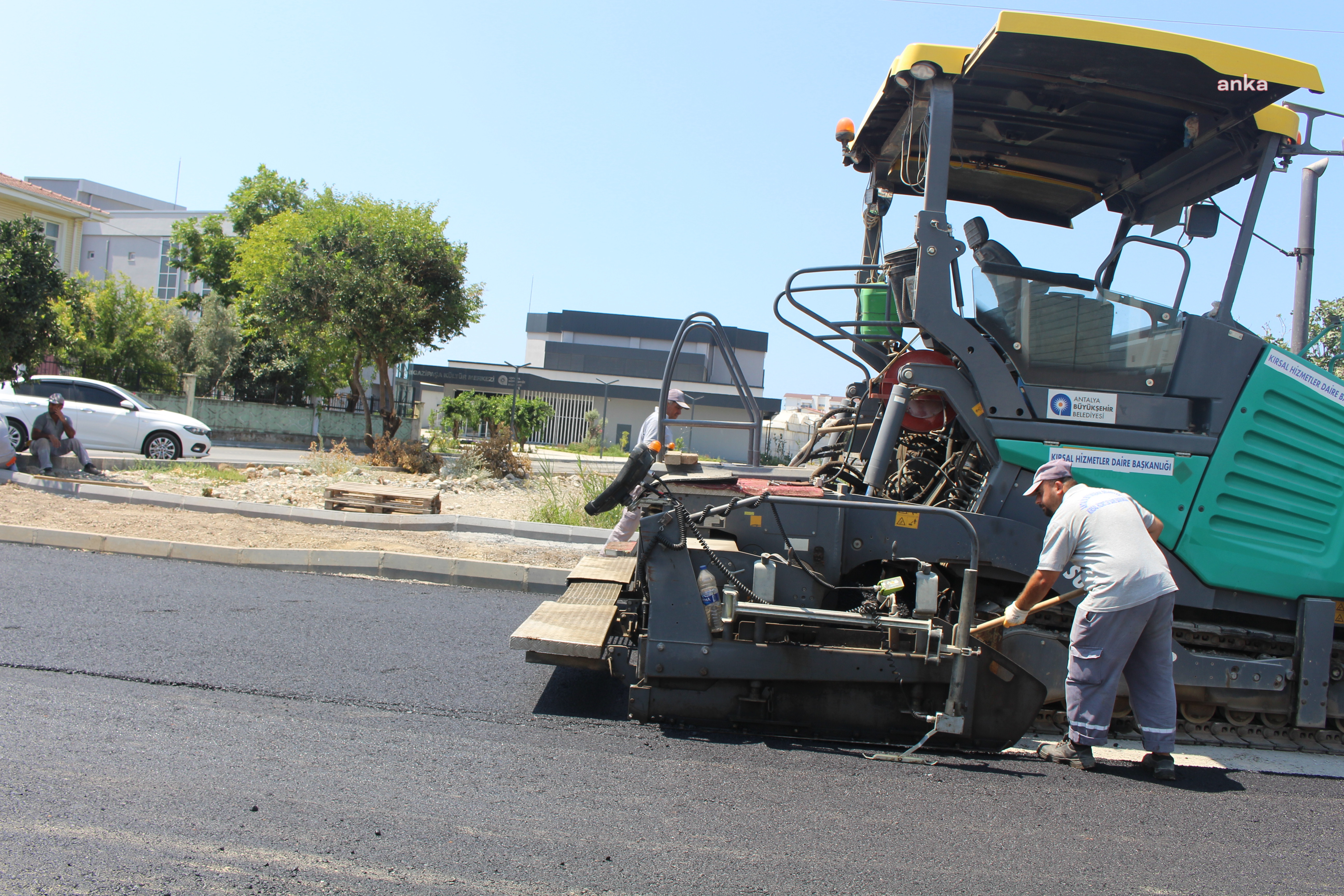 GAZİPAŞA KÜLTÜR MERKEZİ YOLU SICAK ASFALTLA KAPLANDI