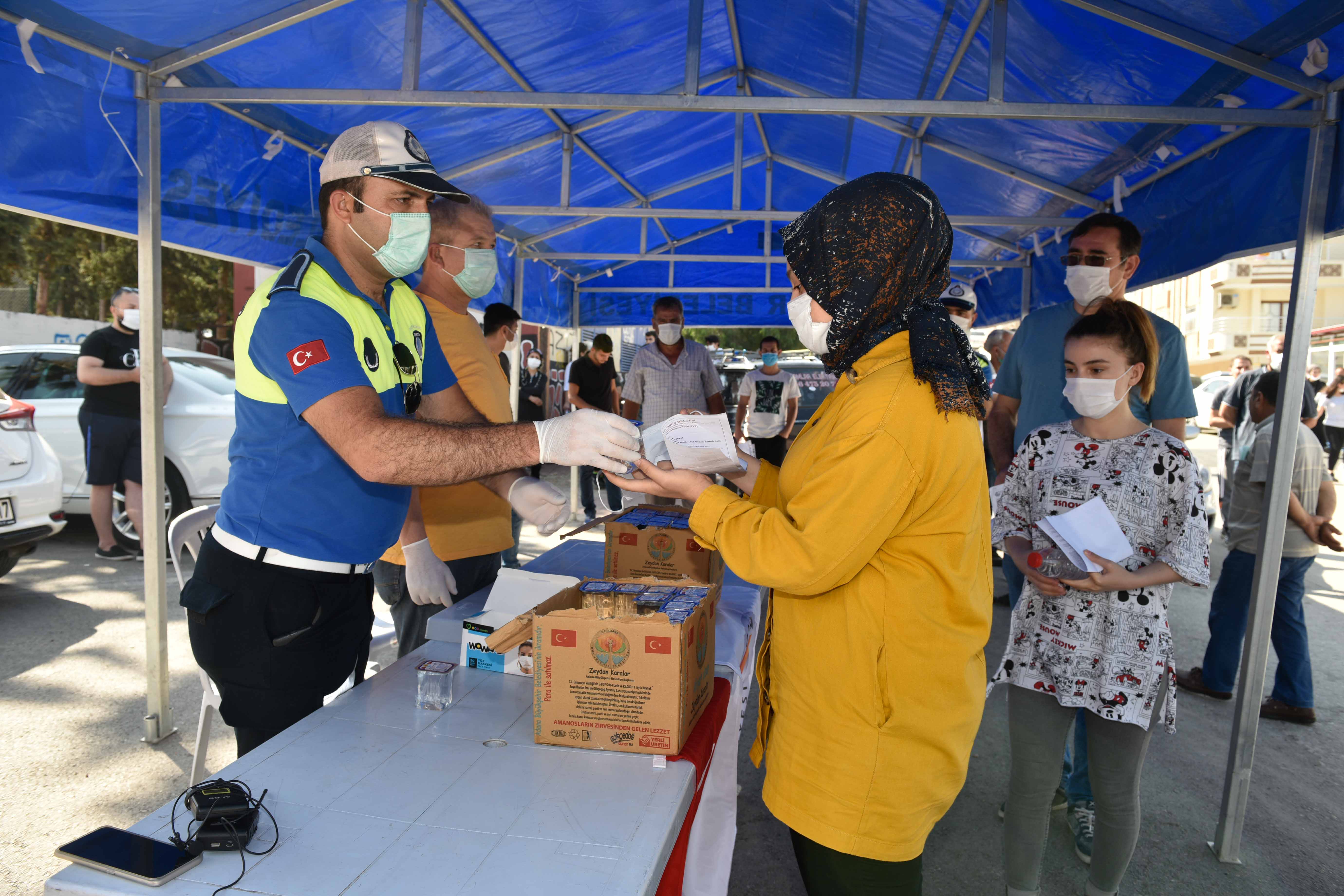 ADANA BÜYÜKŞEHİR SINAVA GİREN ÖĞRENCİLERİ YALNIZ BIRAKMADI