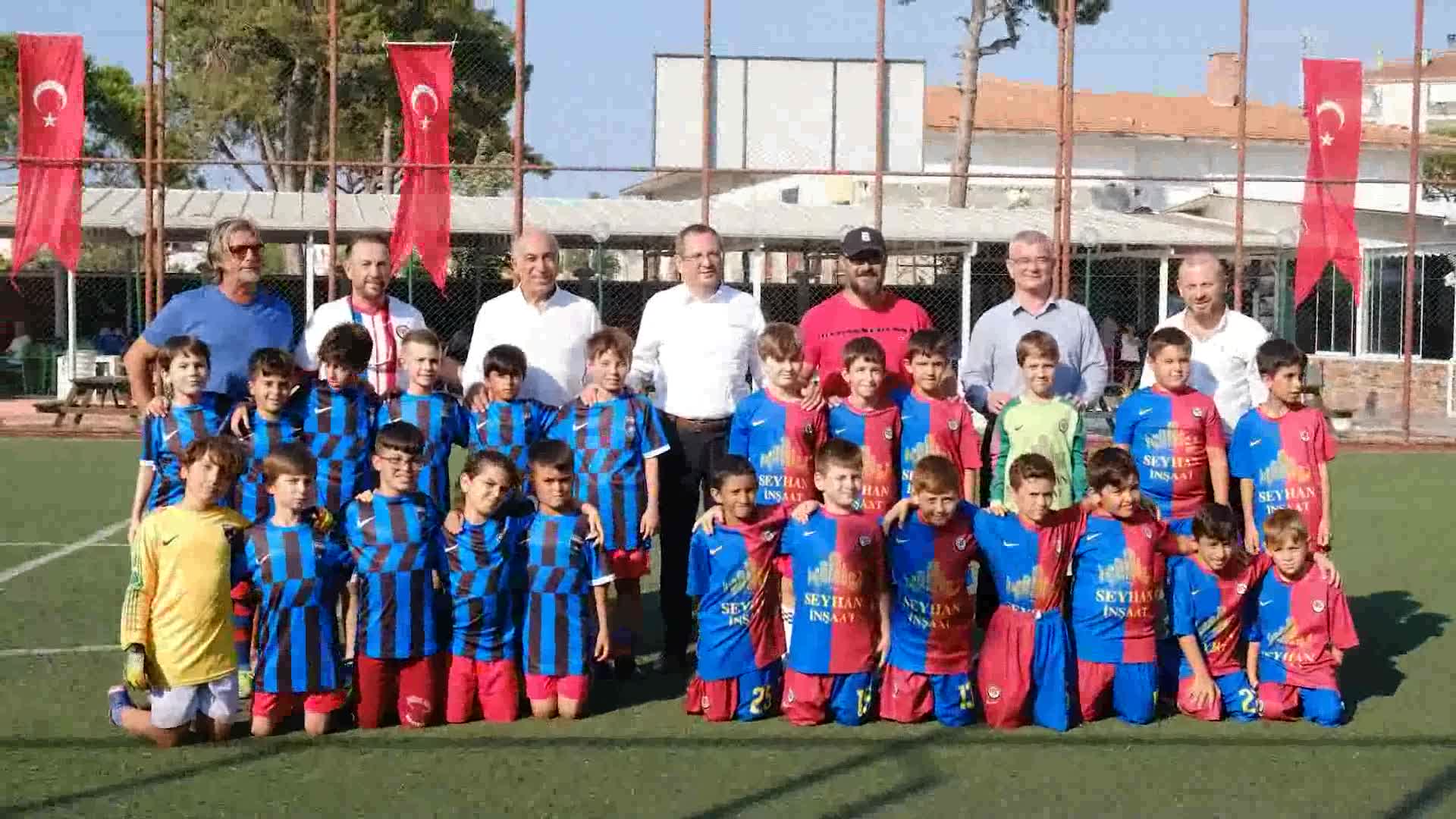 30 AĞUSTOS ATATÜRK KUPASI FUTBOL TURNUVASI AYVALIK'TA BAŞLADI