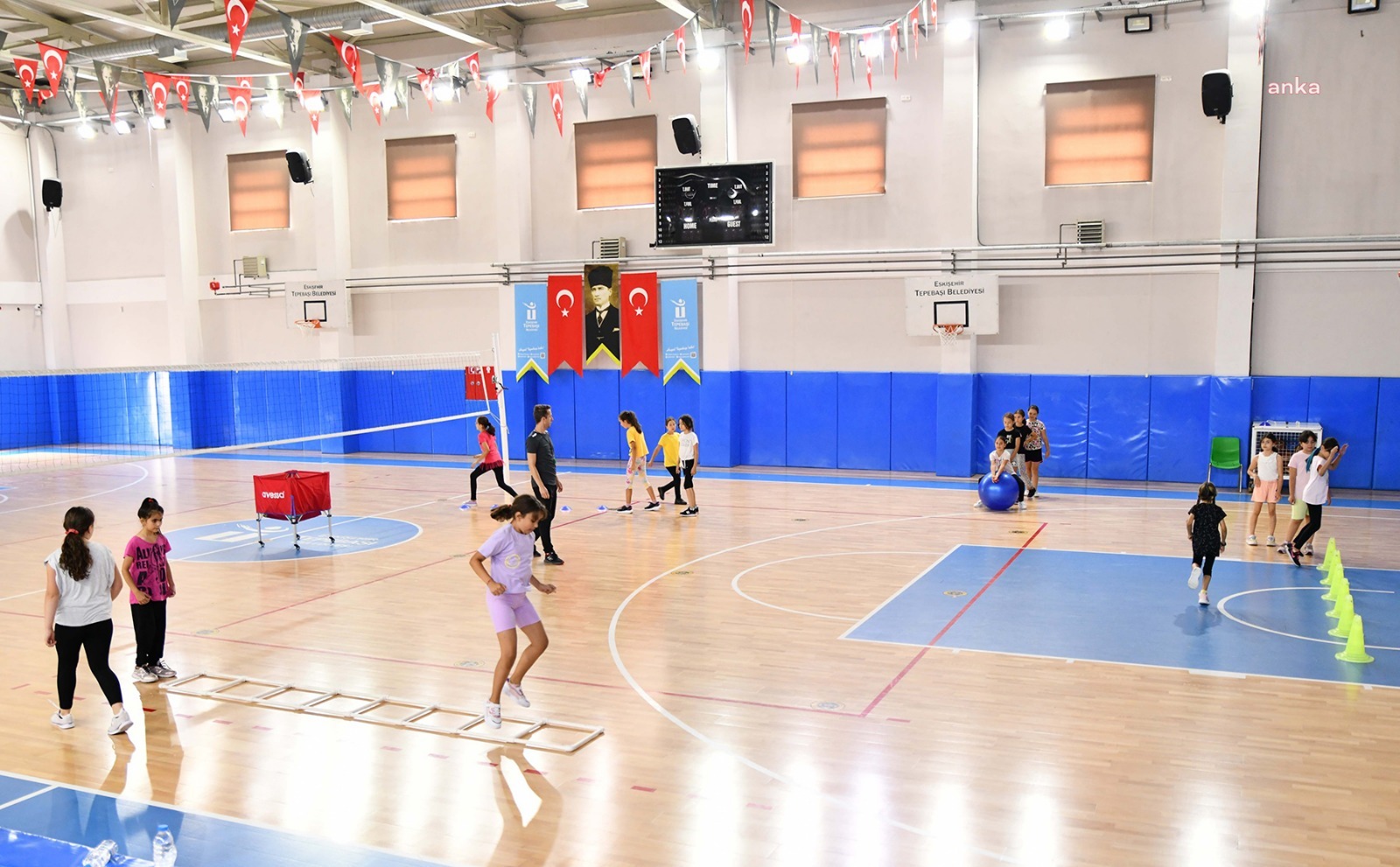 TEPEBAŞI BELEDİYESİ'NİN ÜCRETSİZ SPOR KURSLARI DEVAM EDİYOR